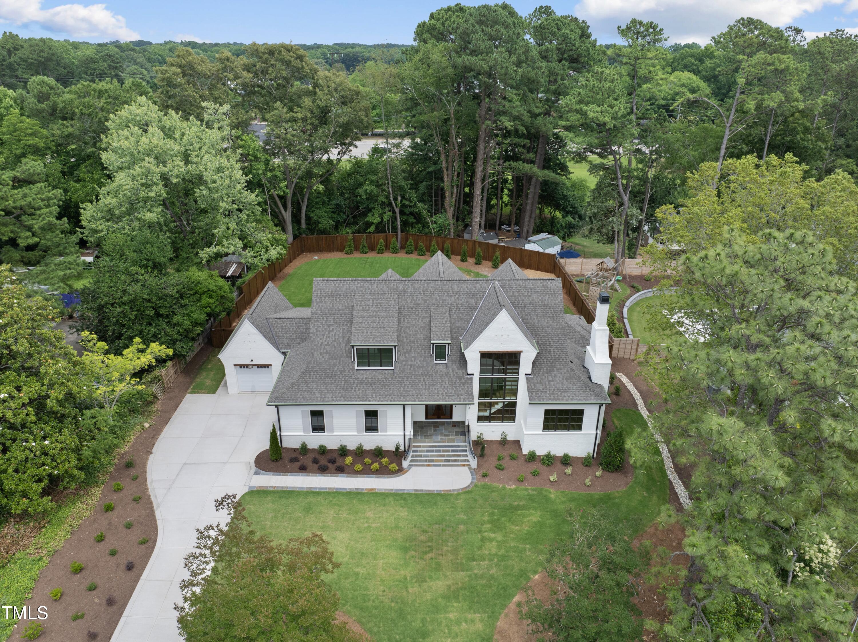 5504 Kingwood Drive