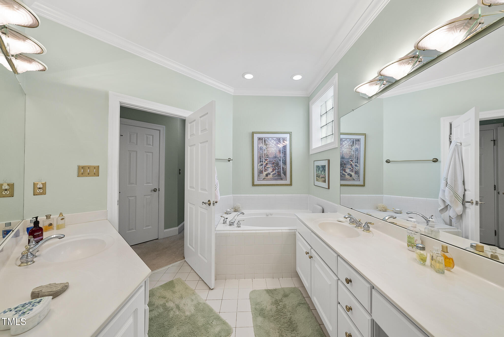 156 Yorkchester Way