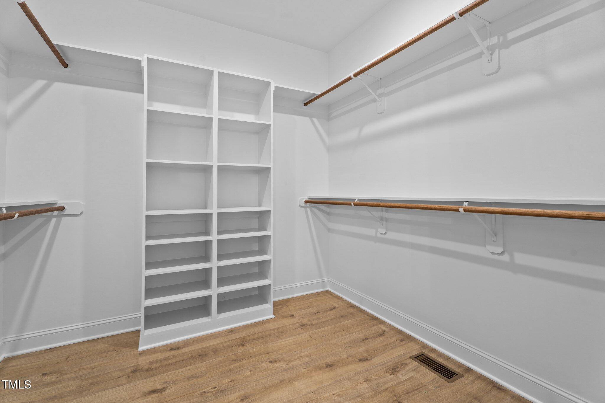 60 Stream View Way