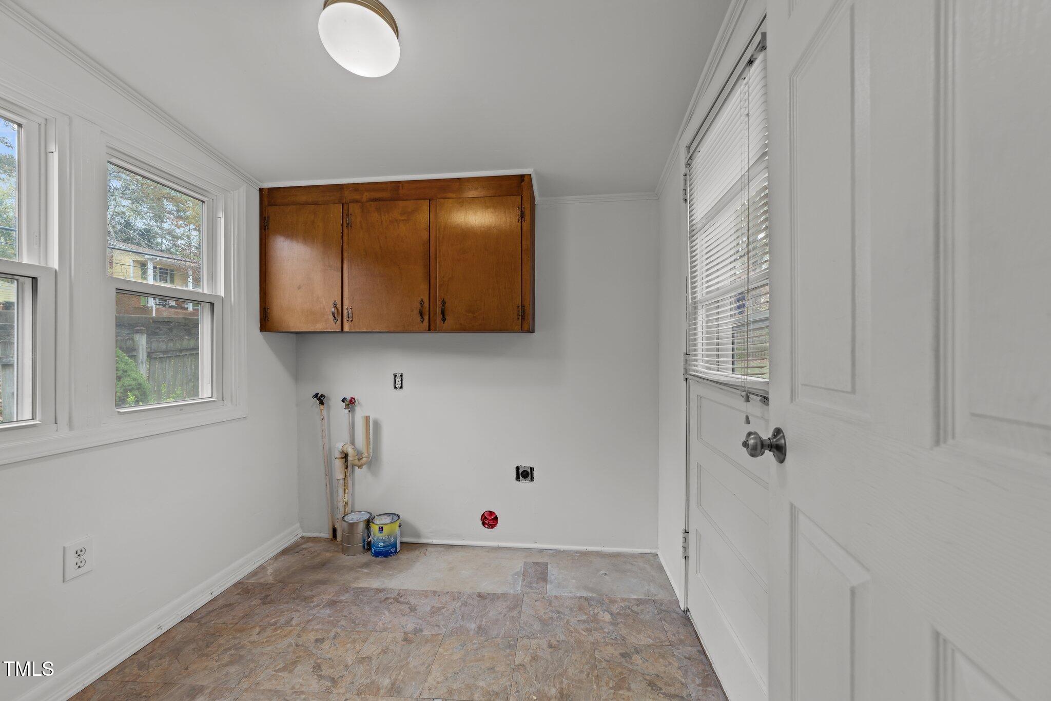 203 W Boundary Street