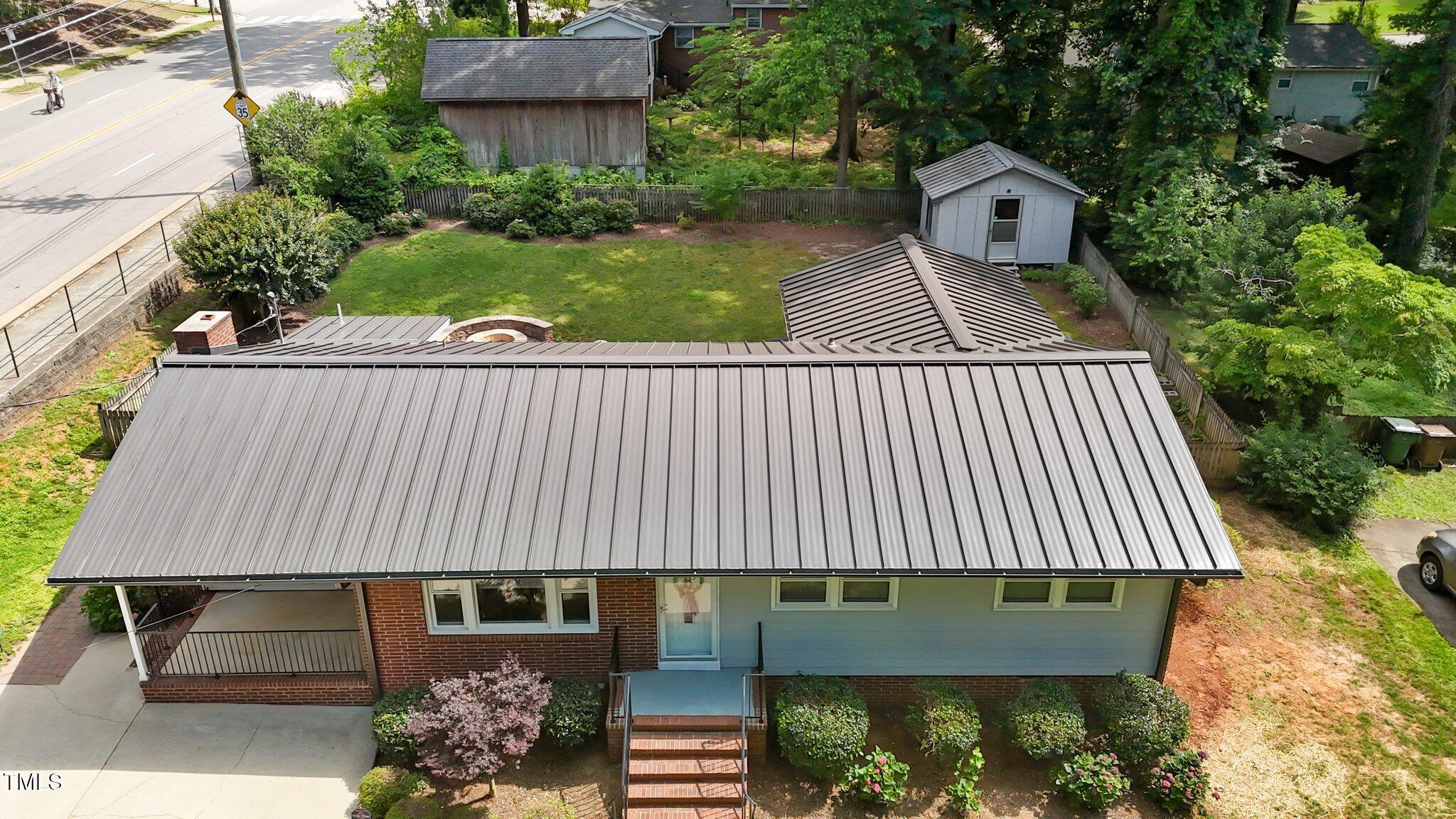 203 W Boundary Street