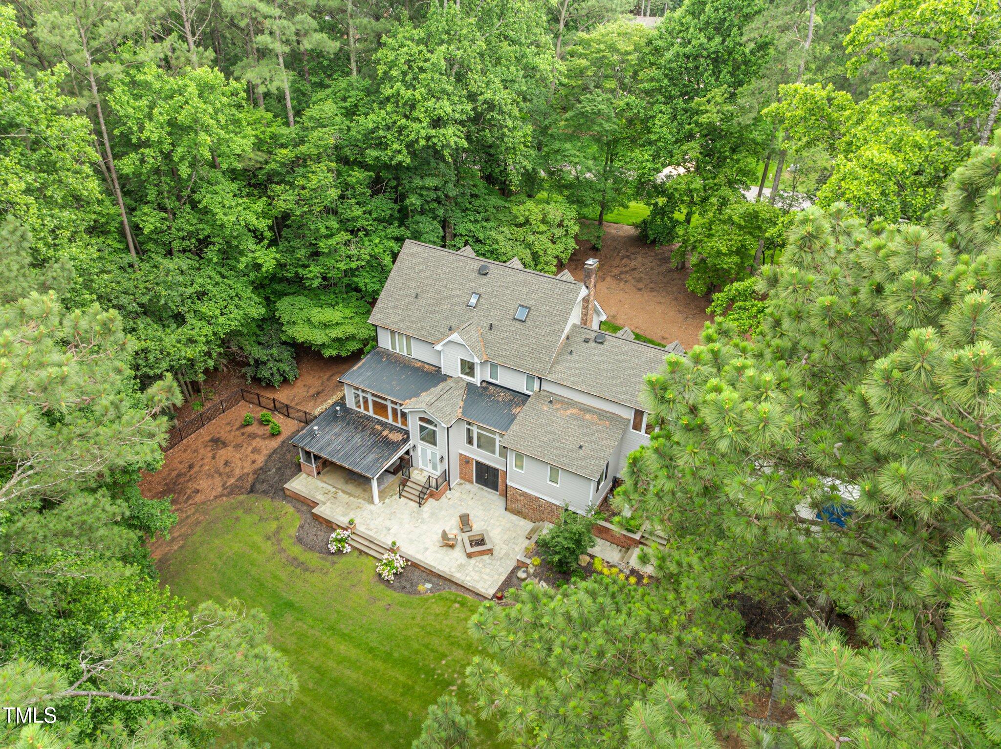 1501 Chatsworth Lane