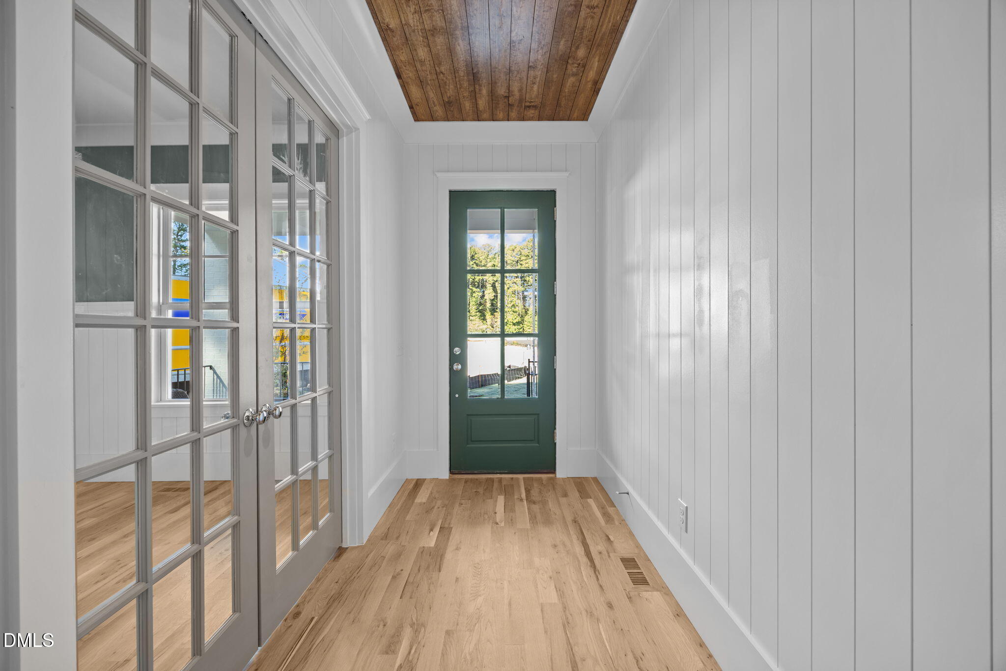 1701 Burnette Garden Path
