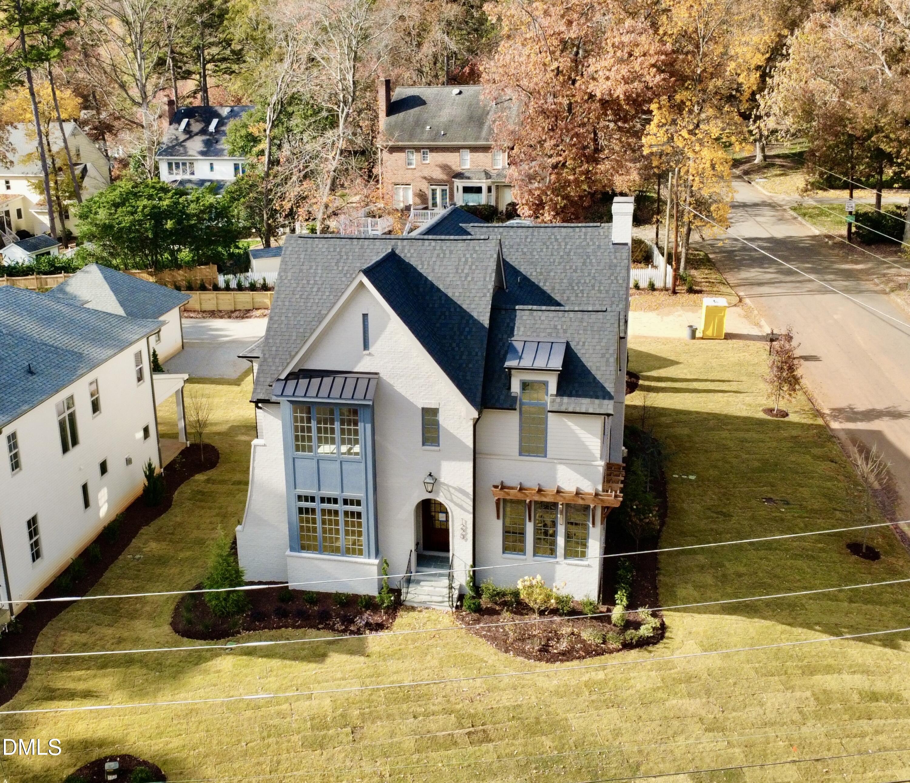 1229 Dixie Trail