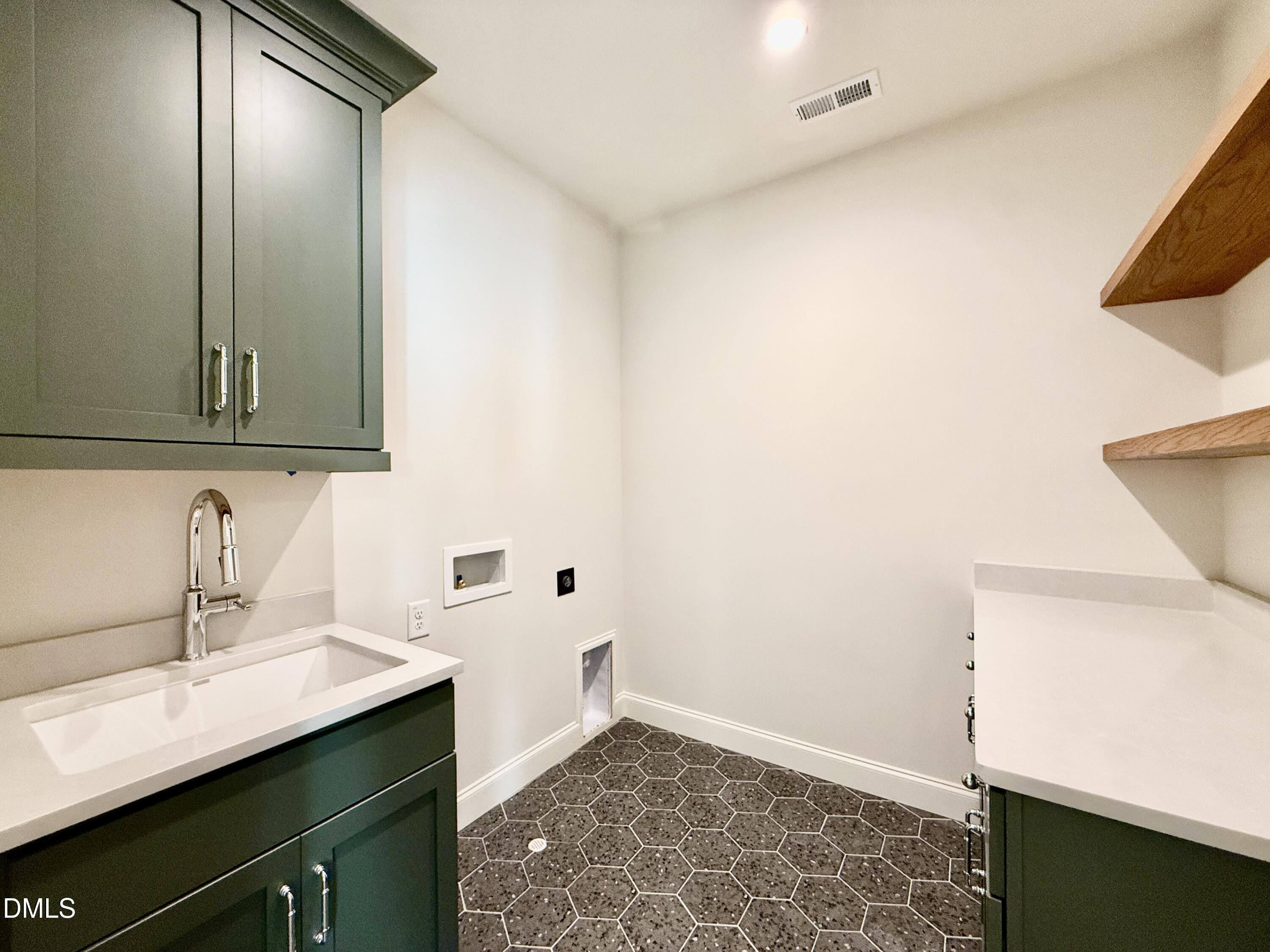 1229 Dixie Trail