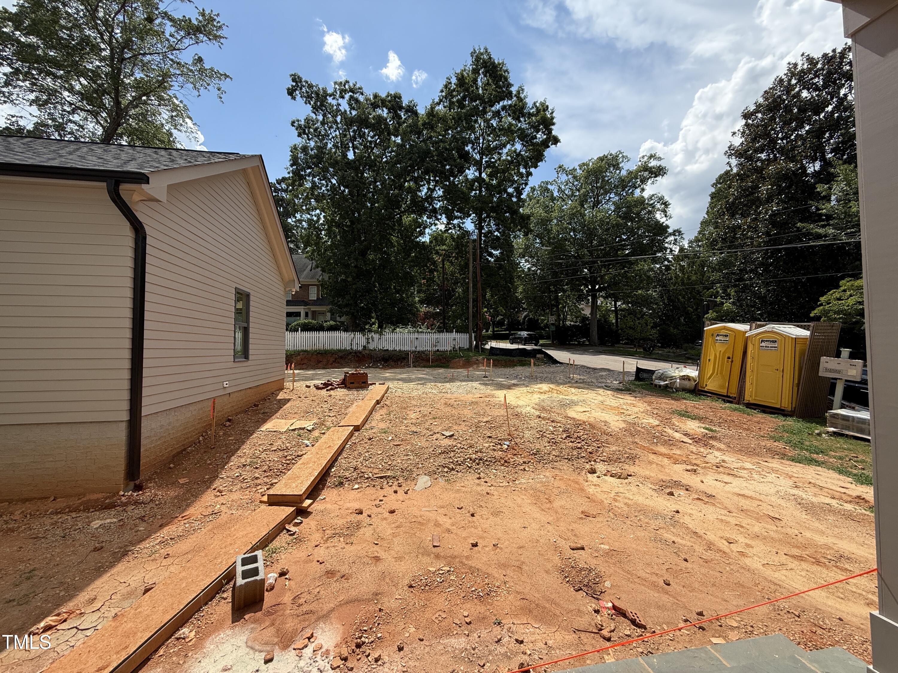 1229 Dixie Trail