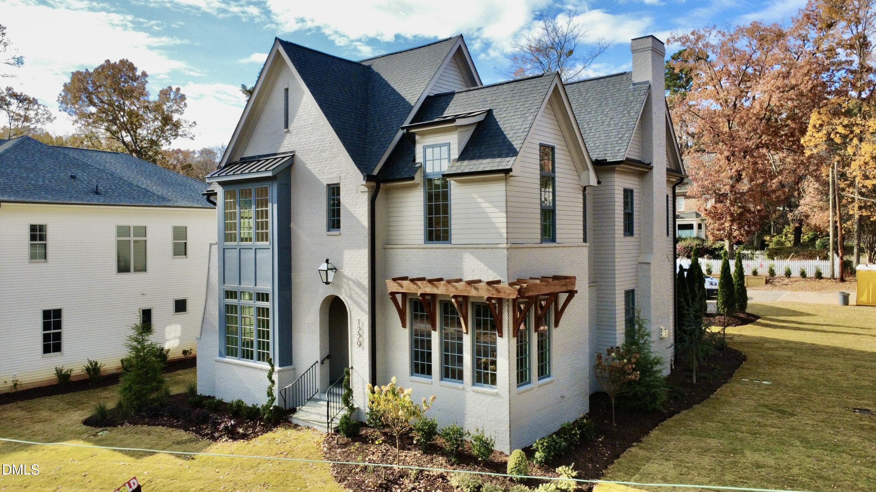 1229 Dixie Trail
