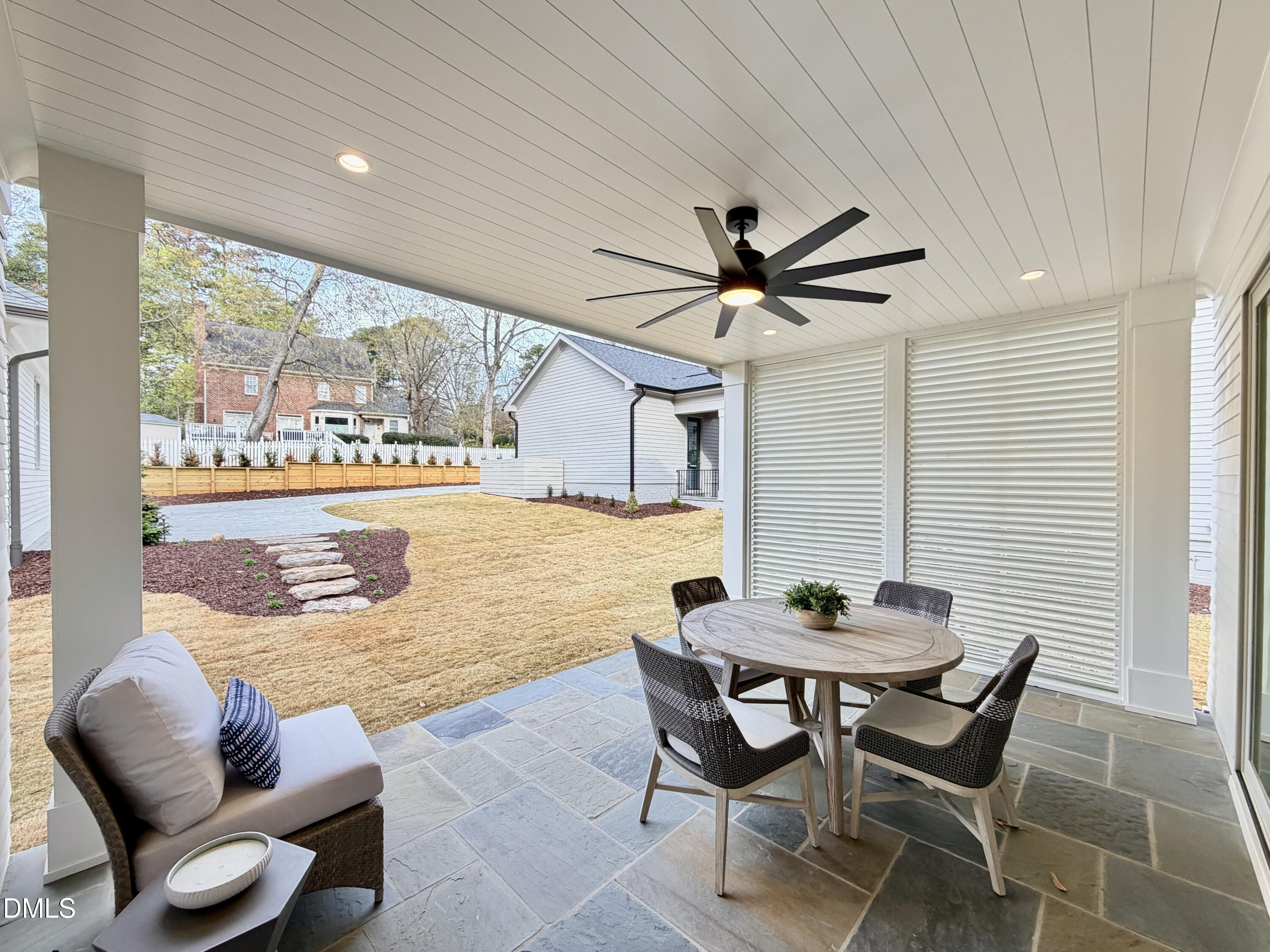 1225 Dixie Trail