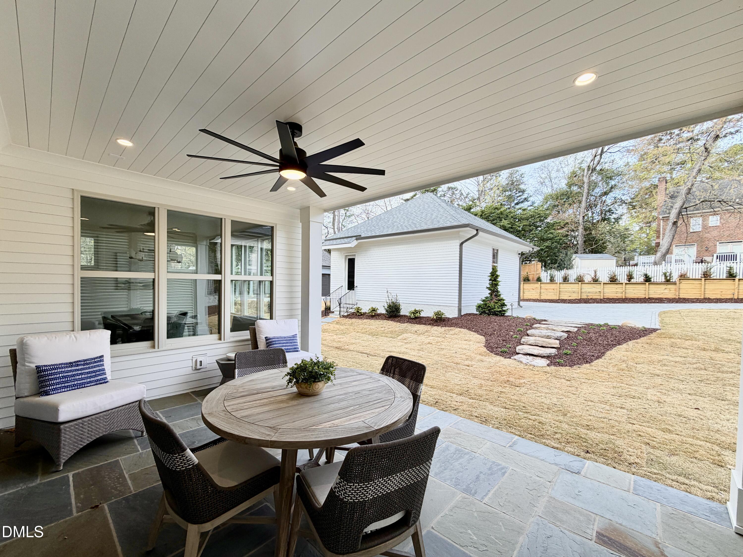 1225 Dixie Trail