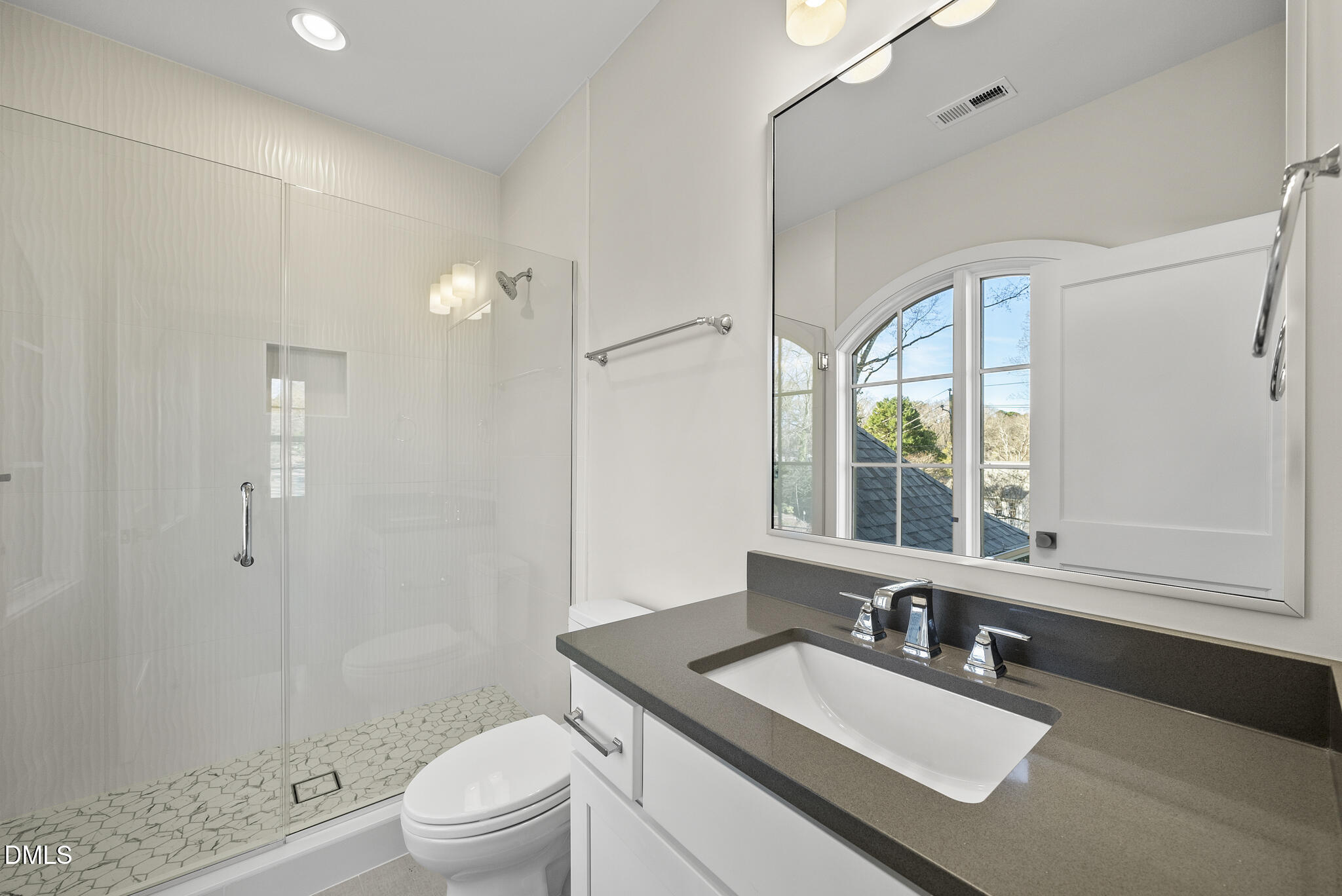 1221 Dixie Trail