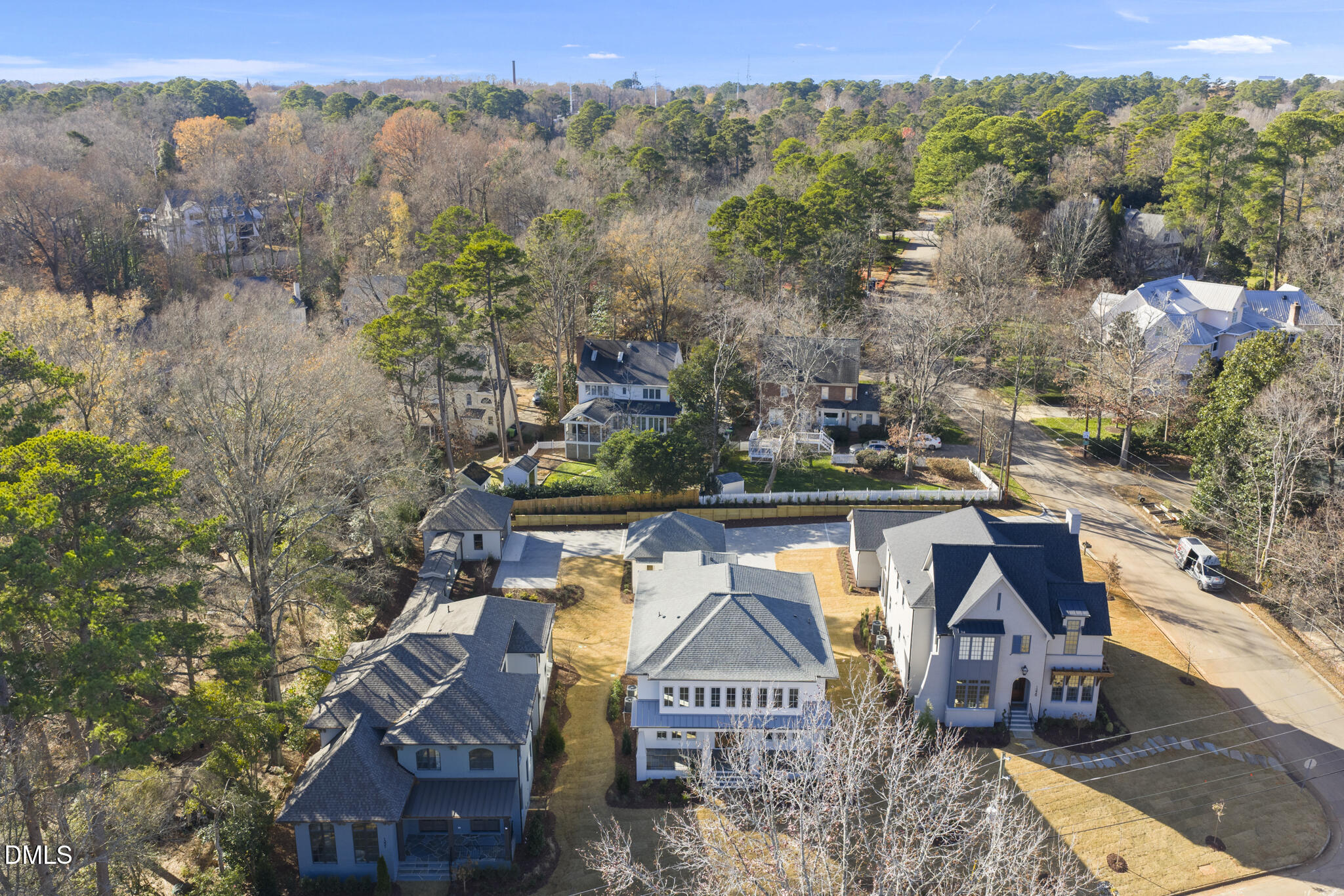 1221 Dixie Trail