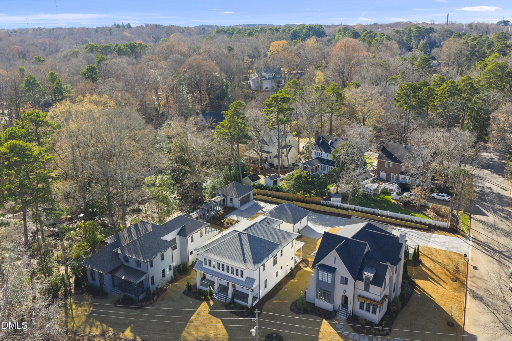 1221 Dixie Trail