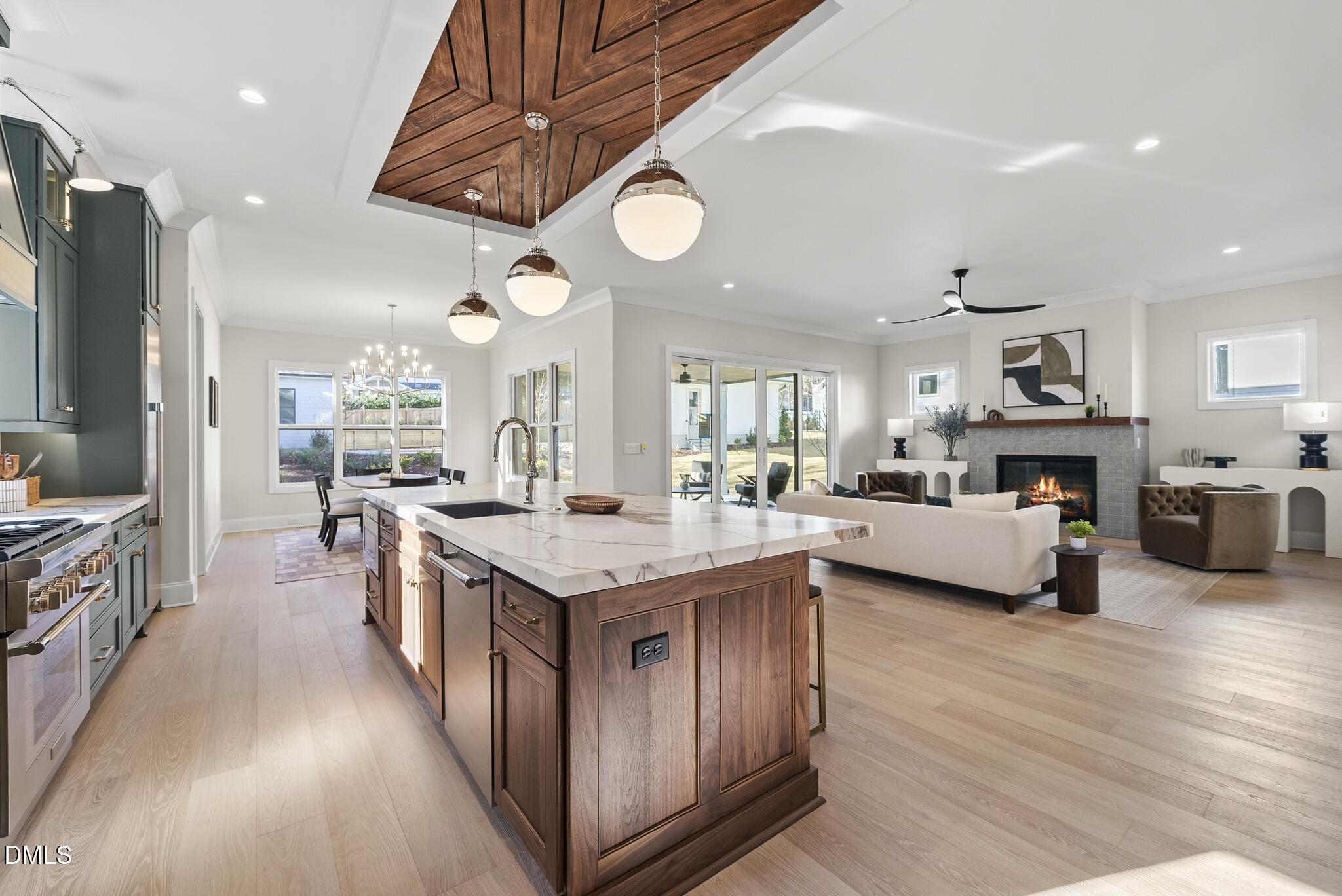 1221 Dixie Trail