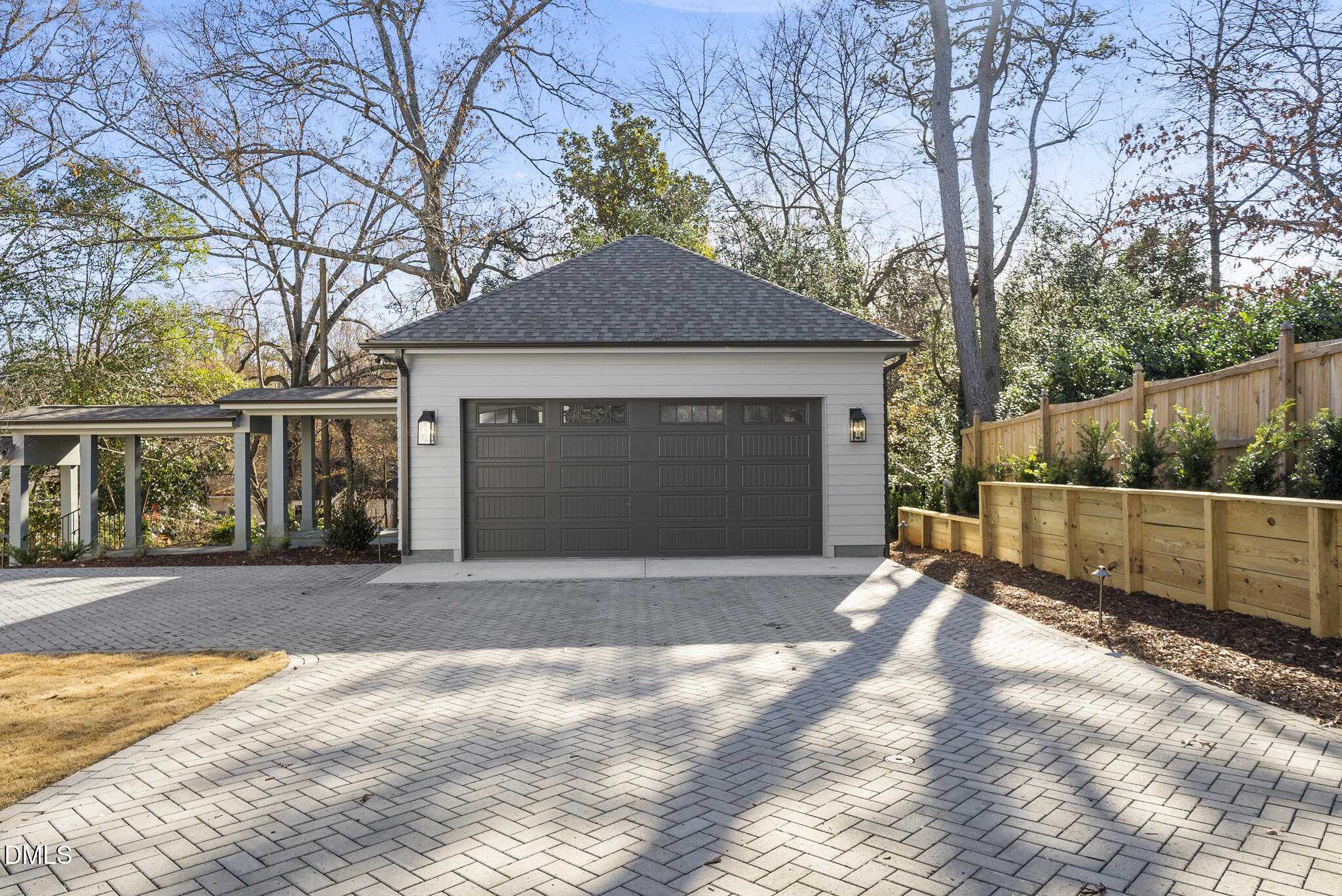 1221 Dixie Trail