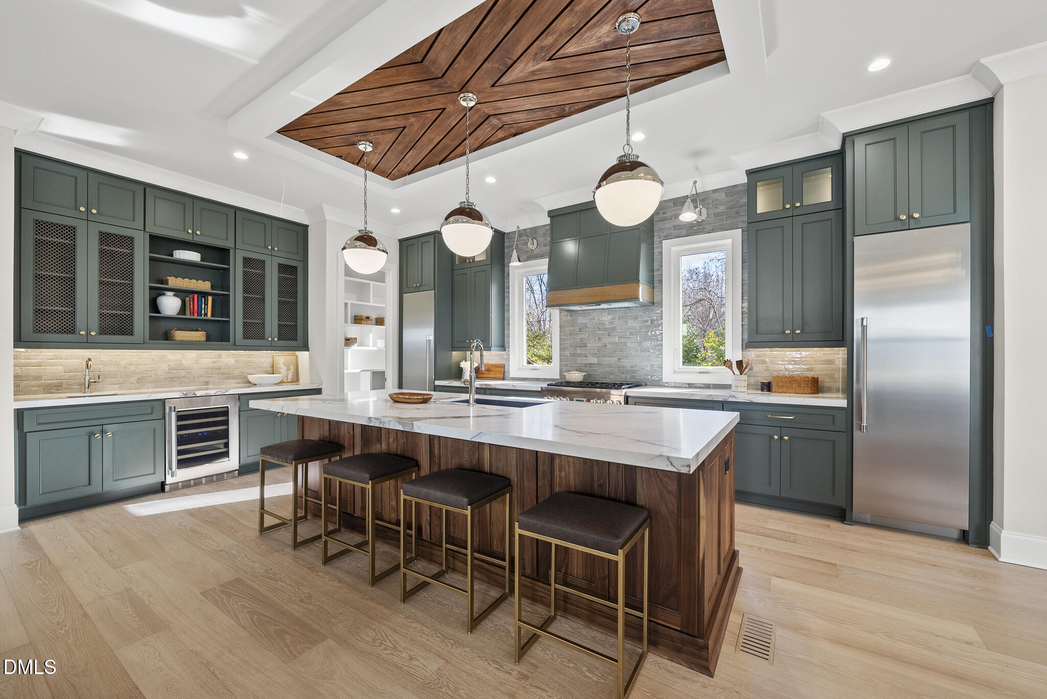1221 Dixie Trail