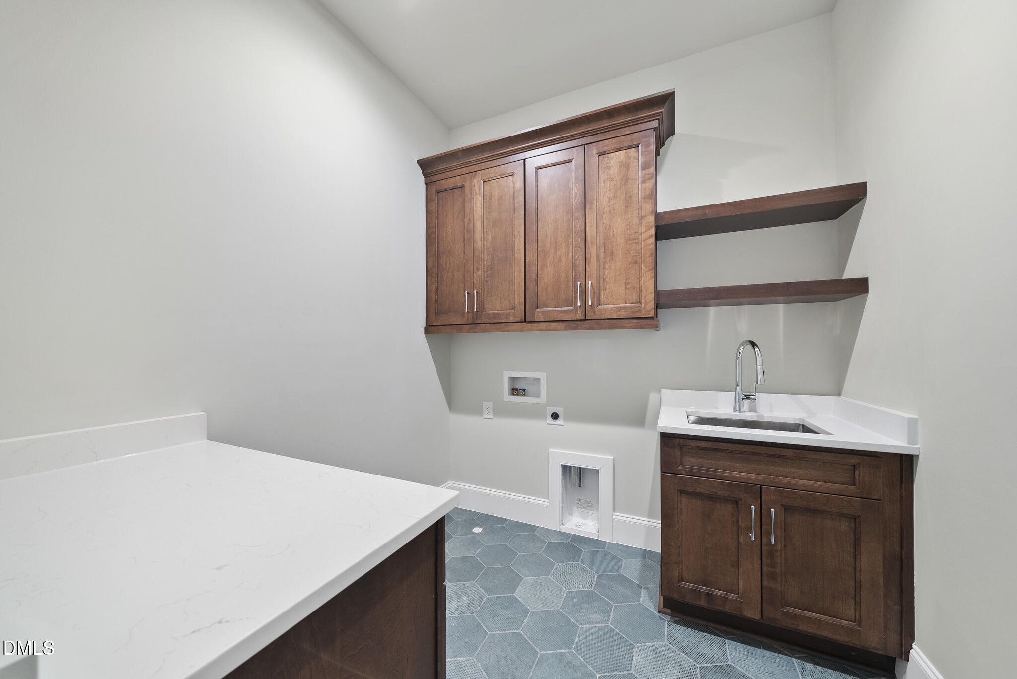 1221 Dixie Trail