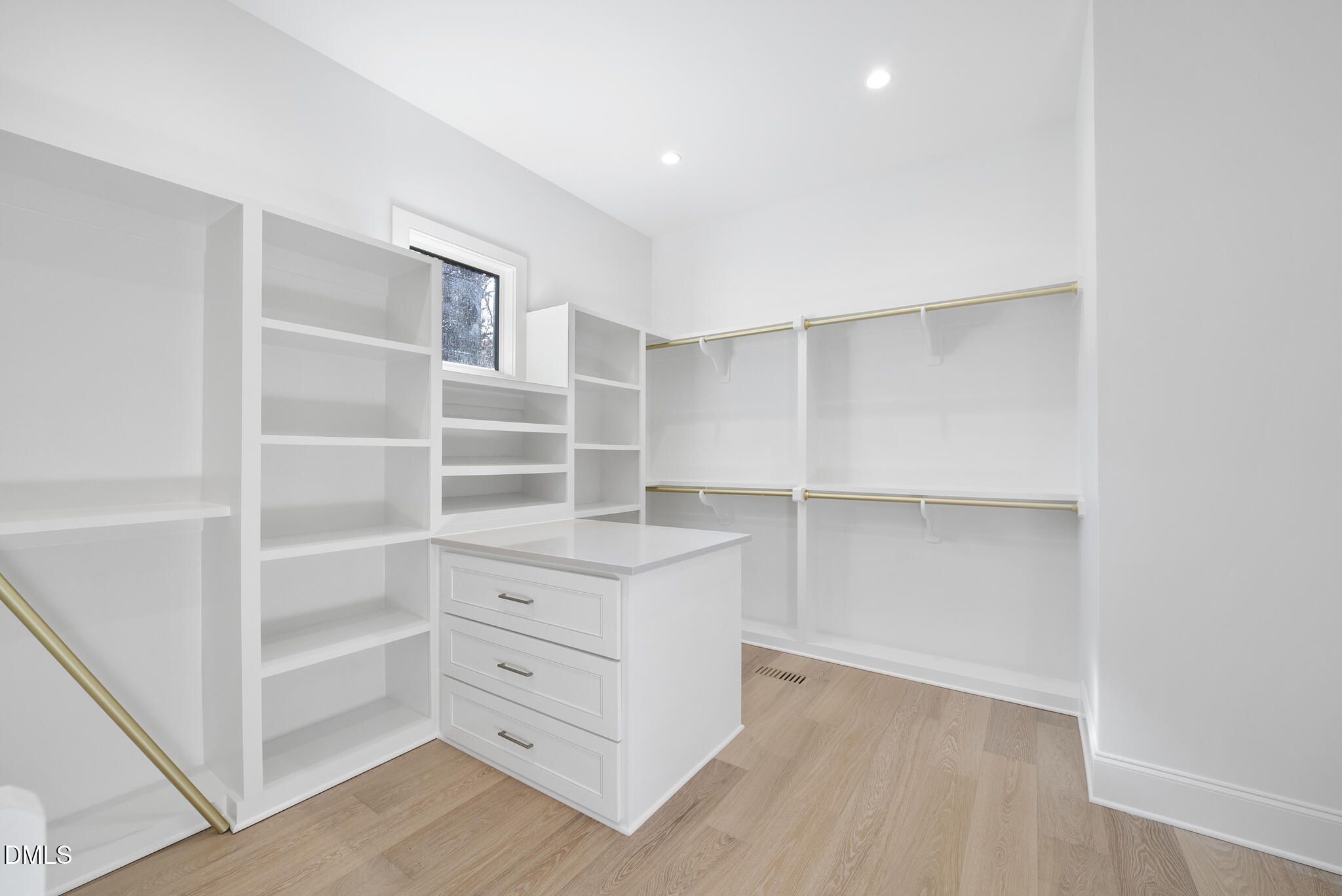 1221 Dixie Trail