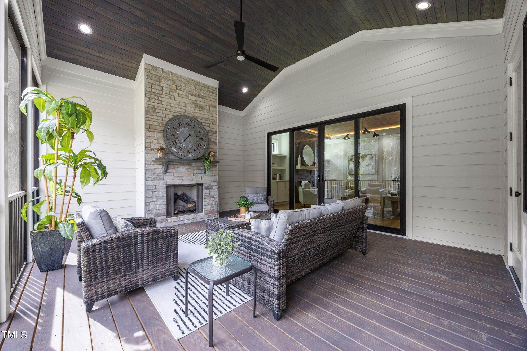 1112 Delilia Lane
