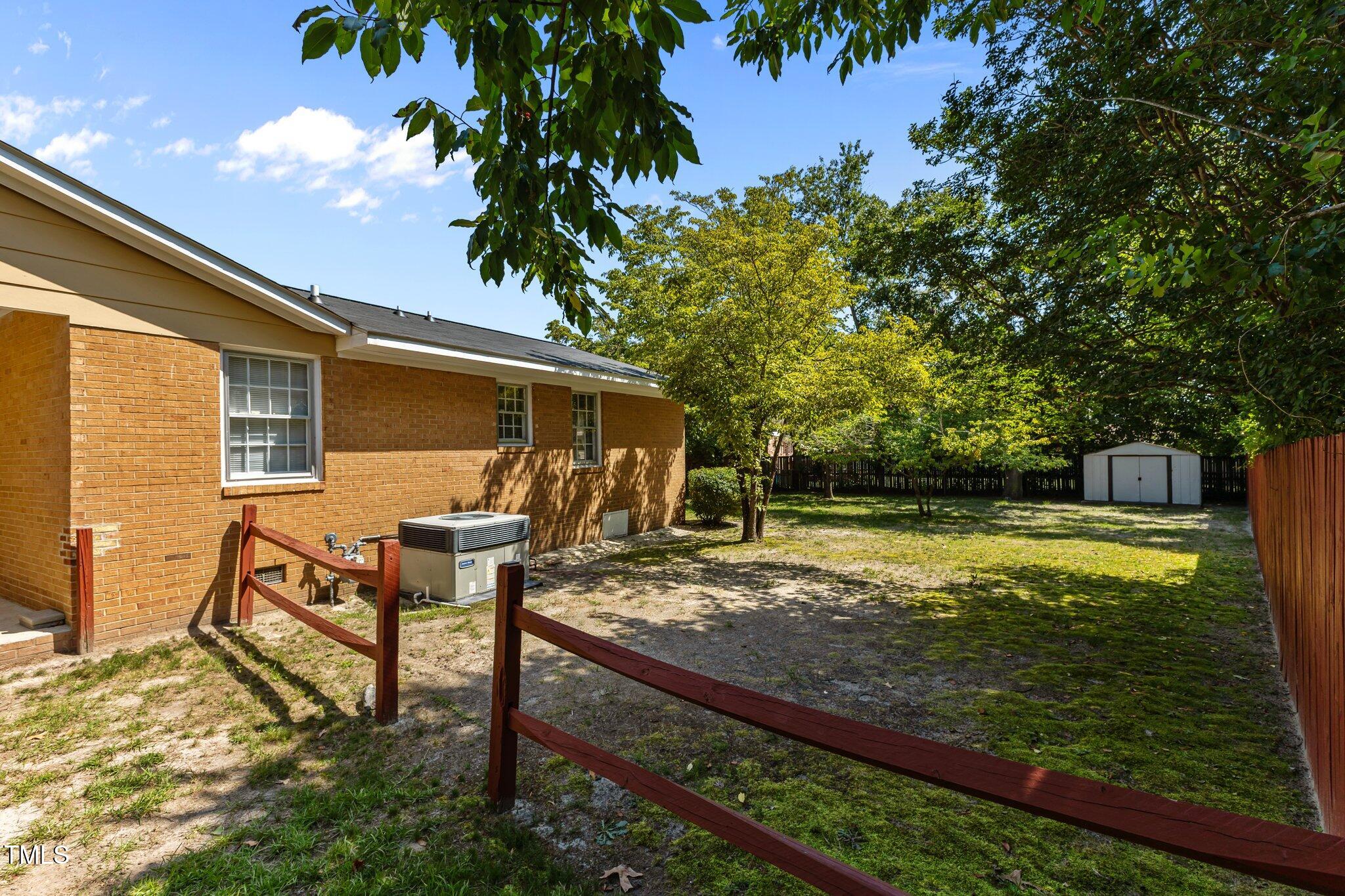 2809 Skycrest Drive
