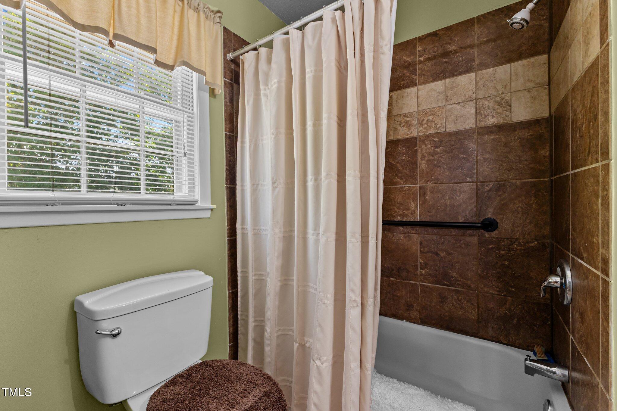 2809 Skycrest Drive