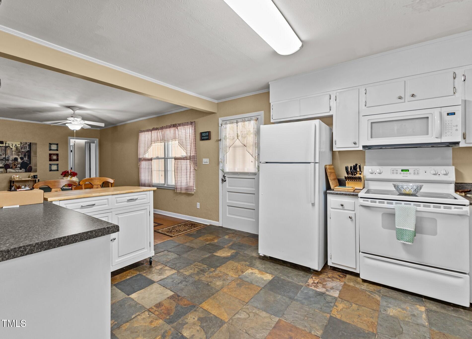 2809 Skycrest Drive