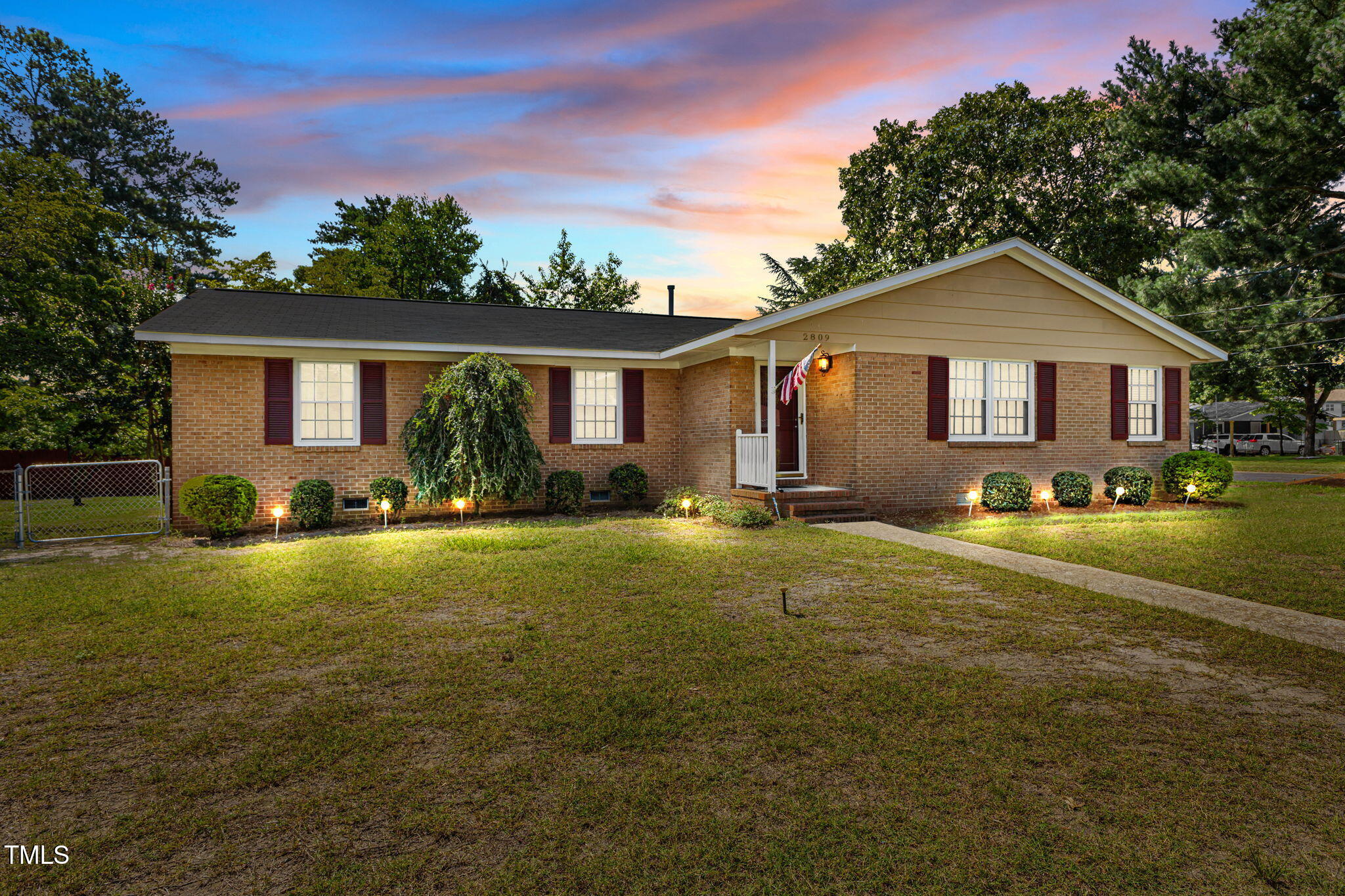 2809 Skycrest Drive