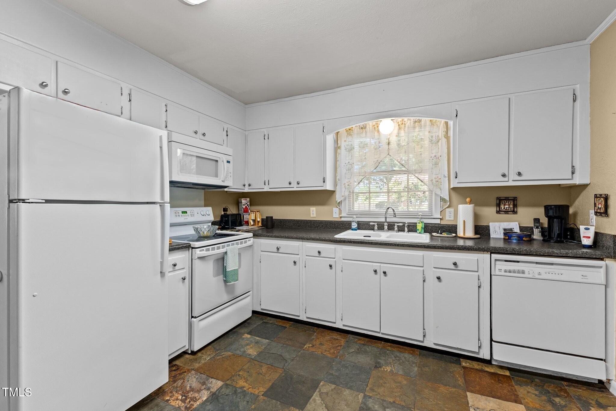 2809 Skycrest Drive