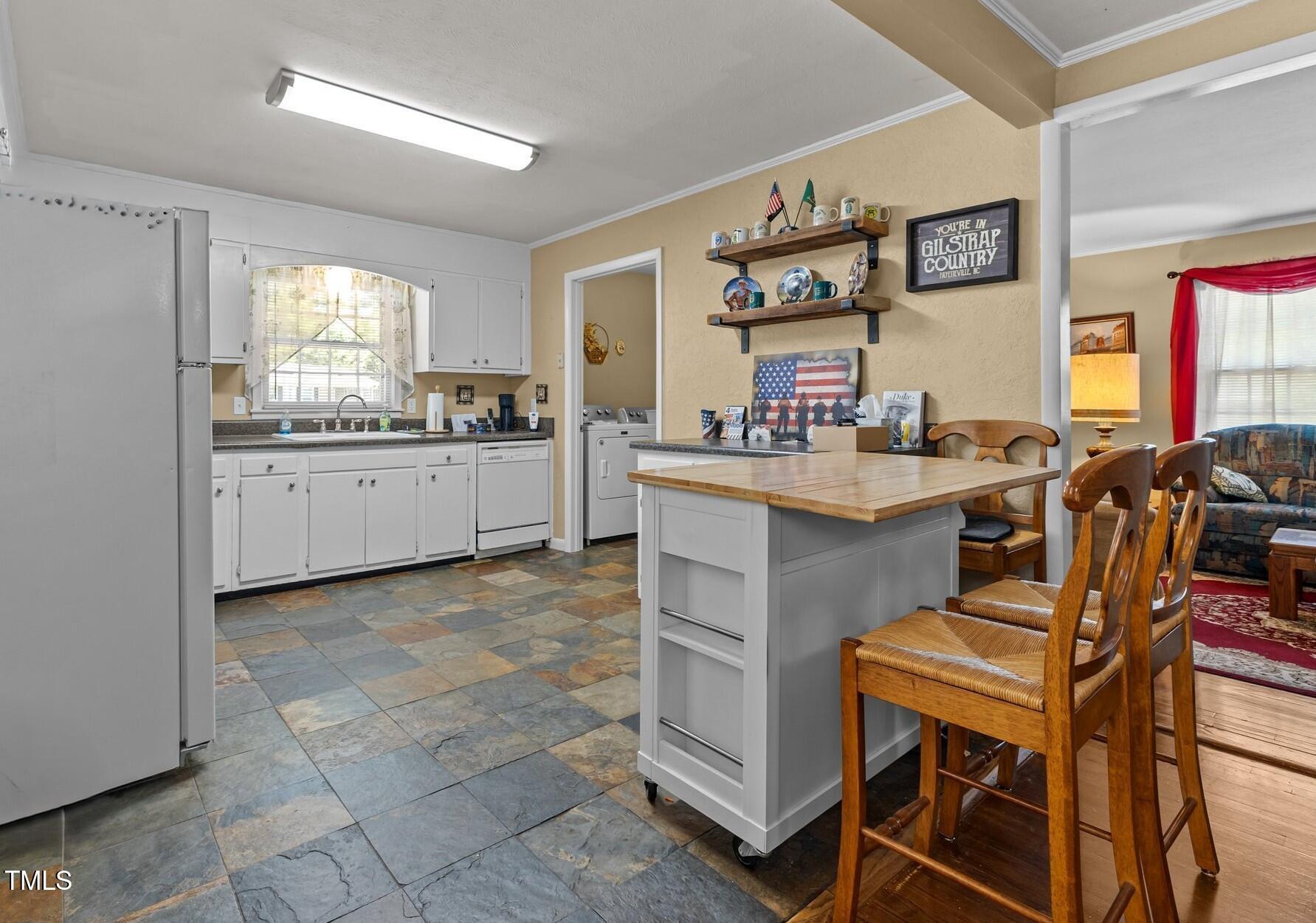 2809 Skycrest Drive