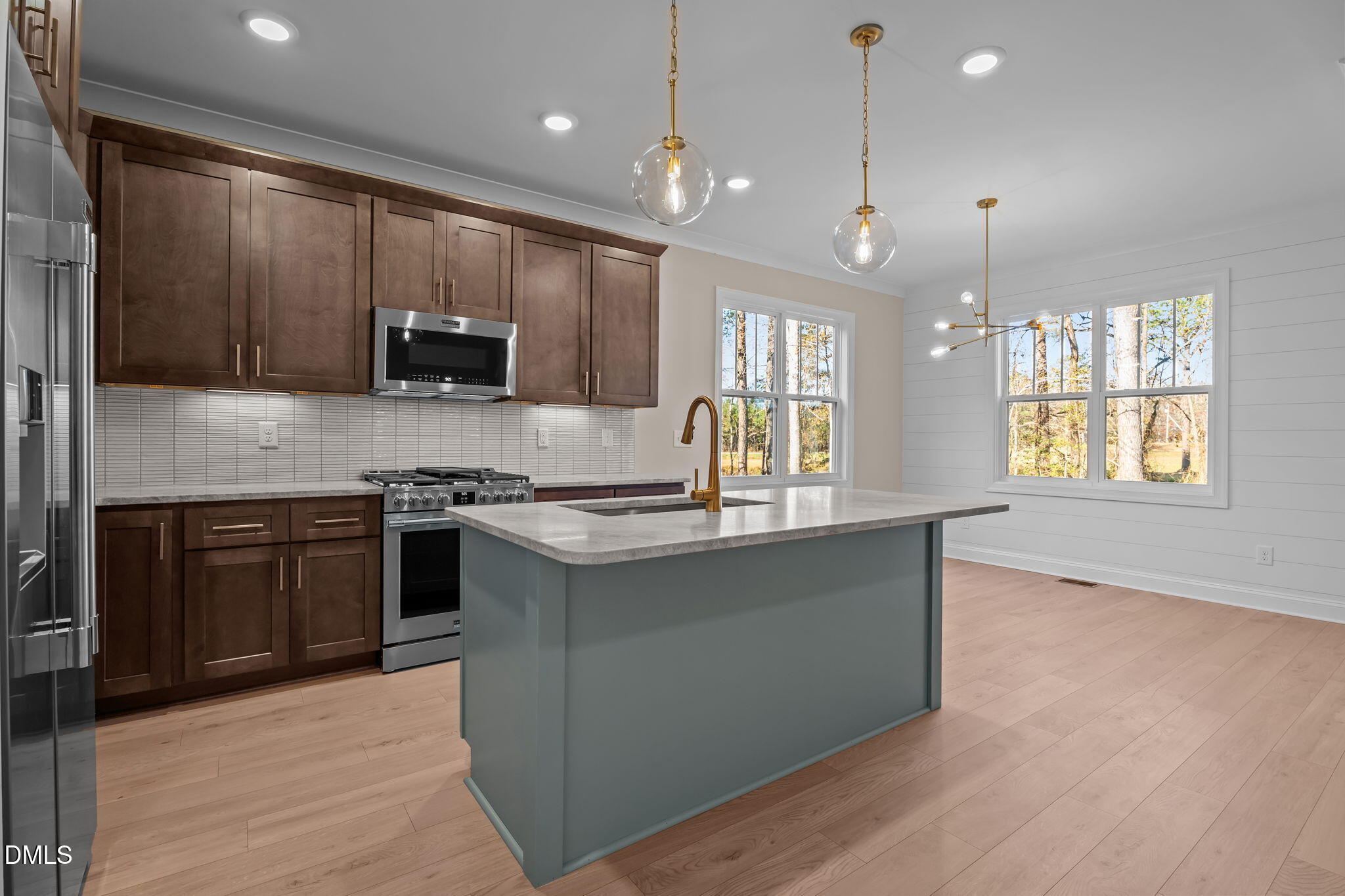 25 Autumnwood Lane