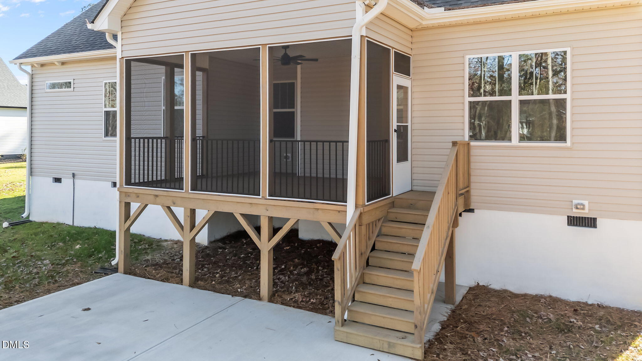 25 Autumnwood Lane