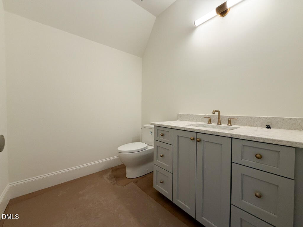 1513 Rock Dove Way