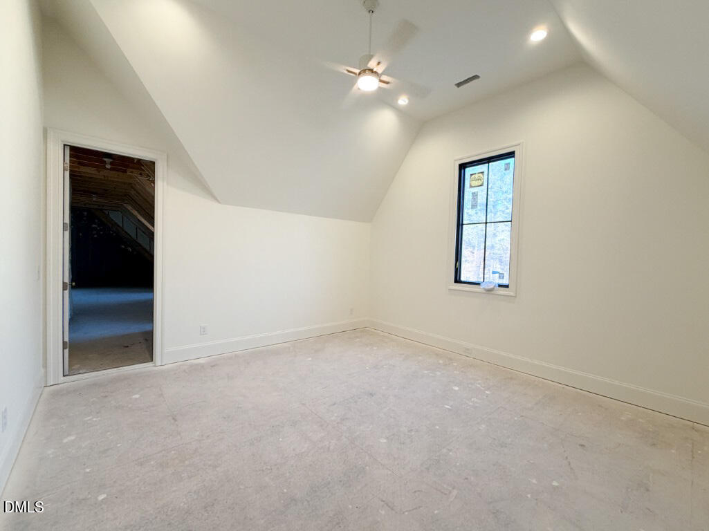 1513 Rock Dove Way