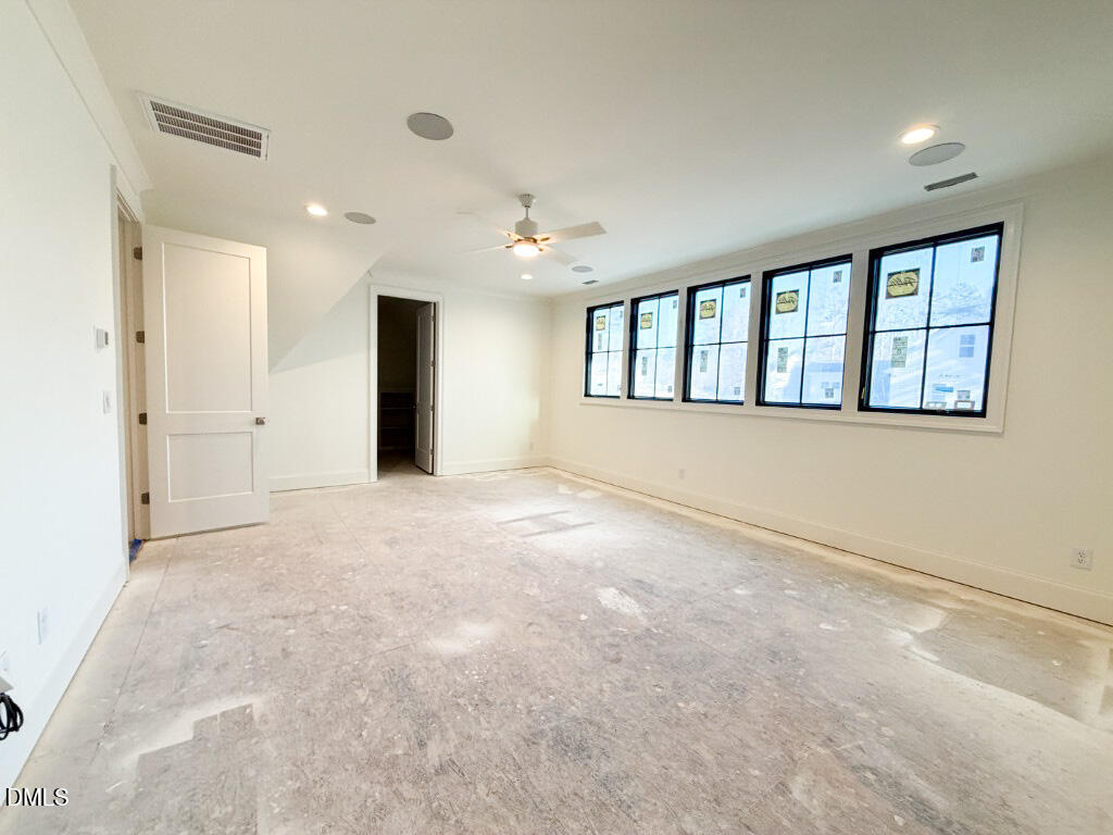 1513 Rock Dove Way
