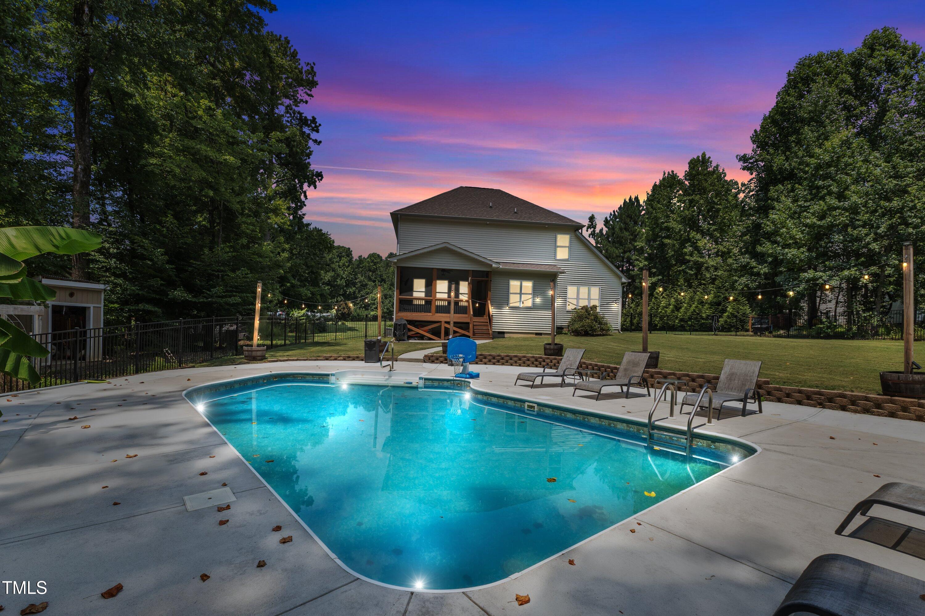 1725 River Club Way