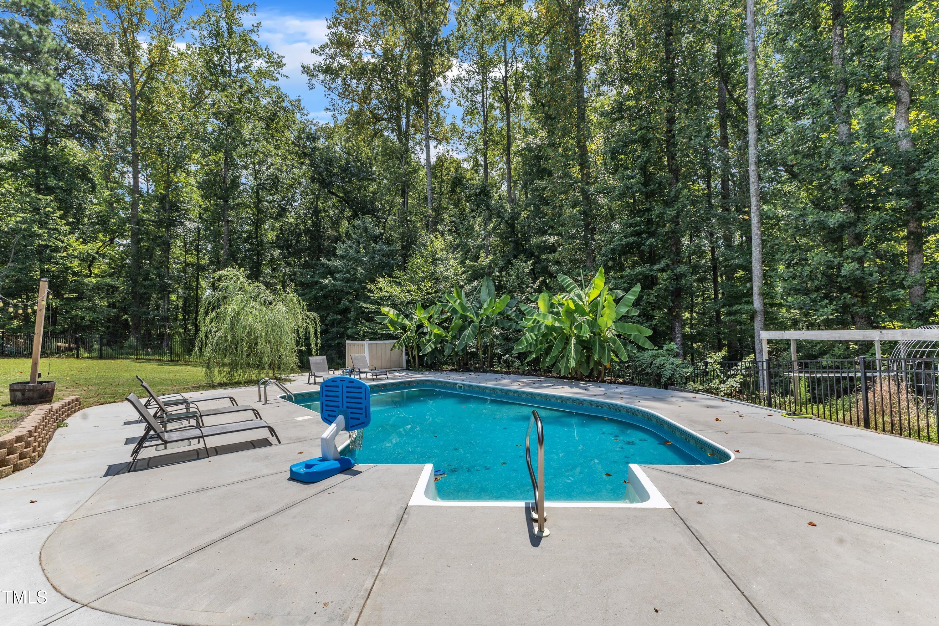 1725 River Club Way