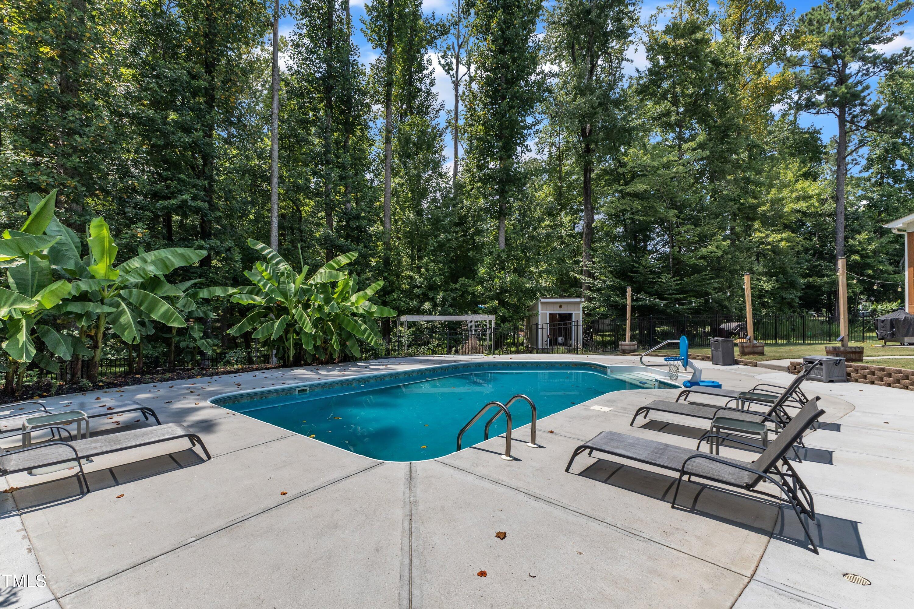 1725 River Club Way