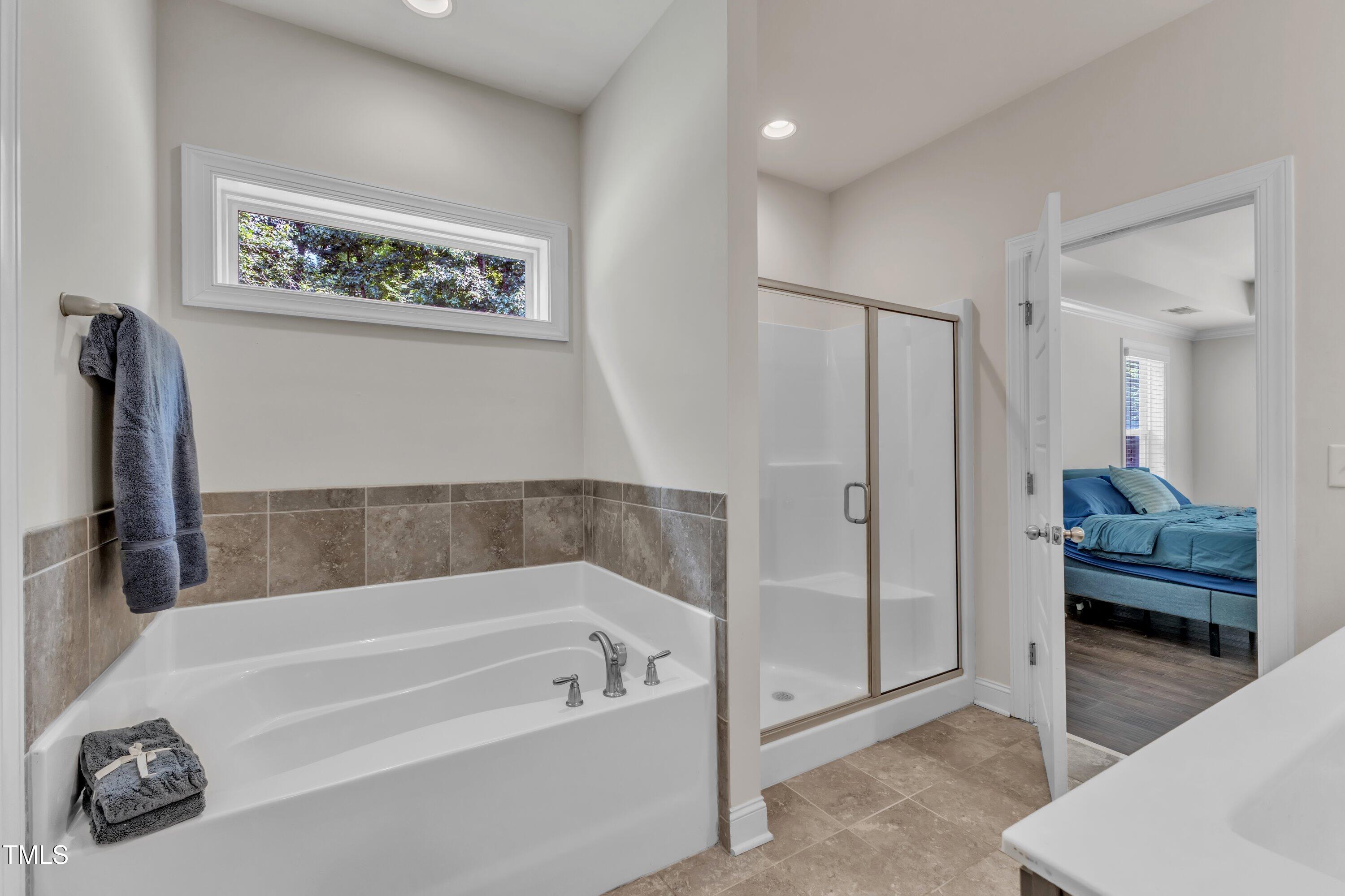 1725 River Club Way