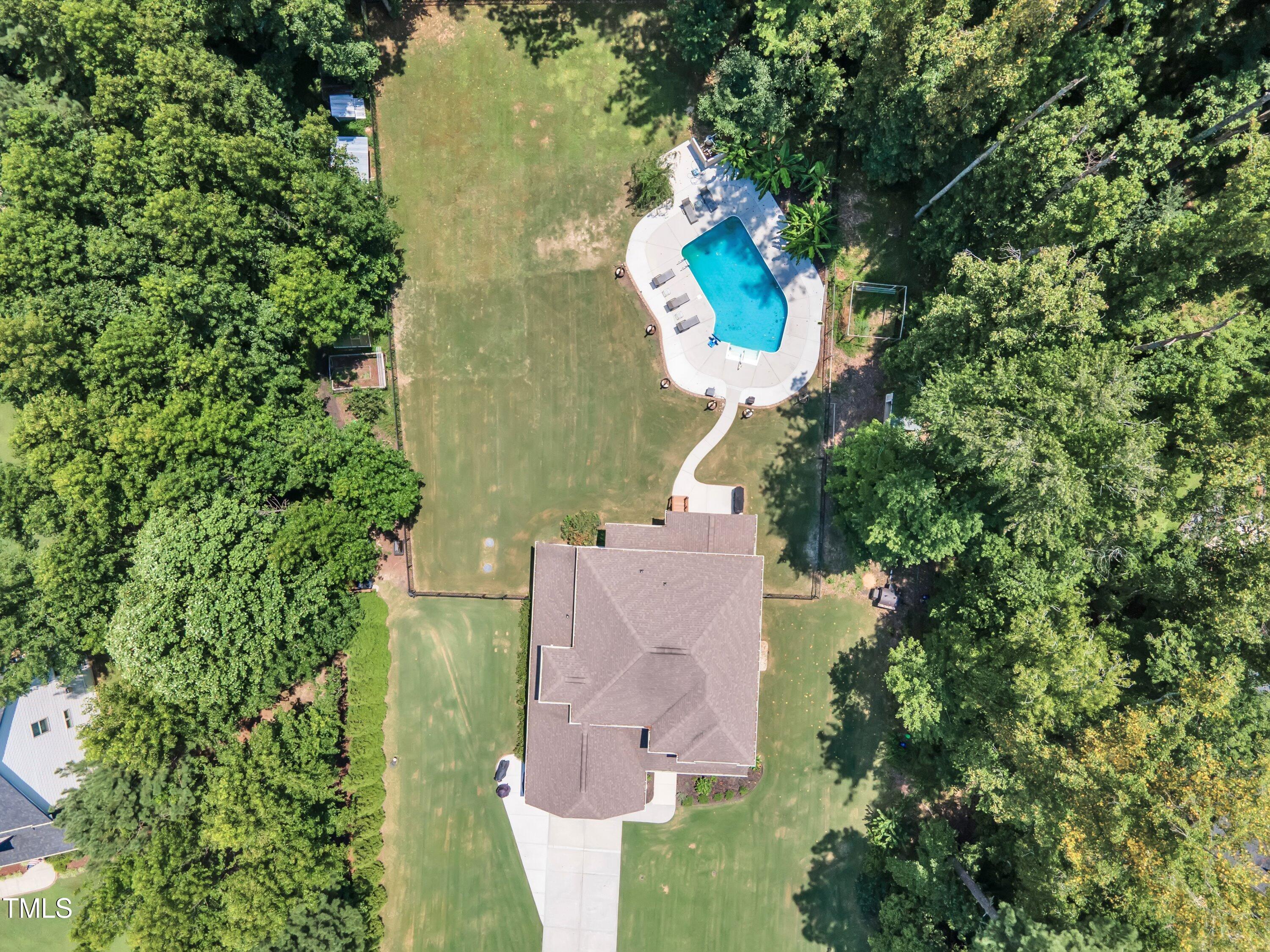 1725 River Club Way