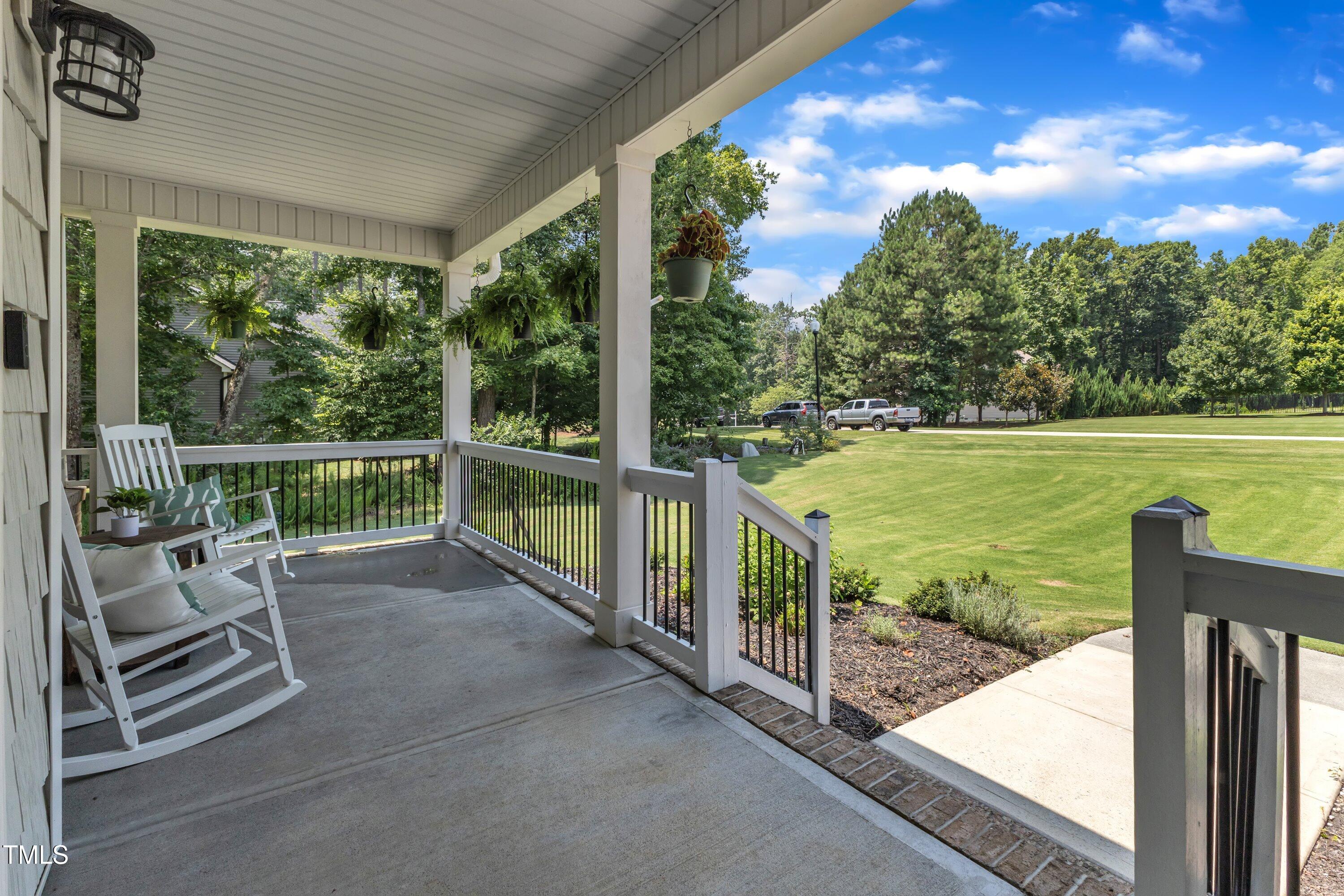1725 River Club Way
