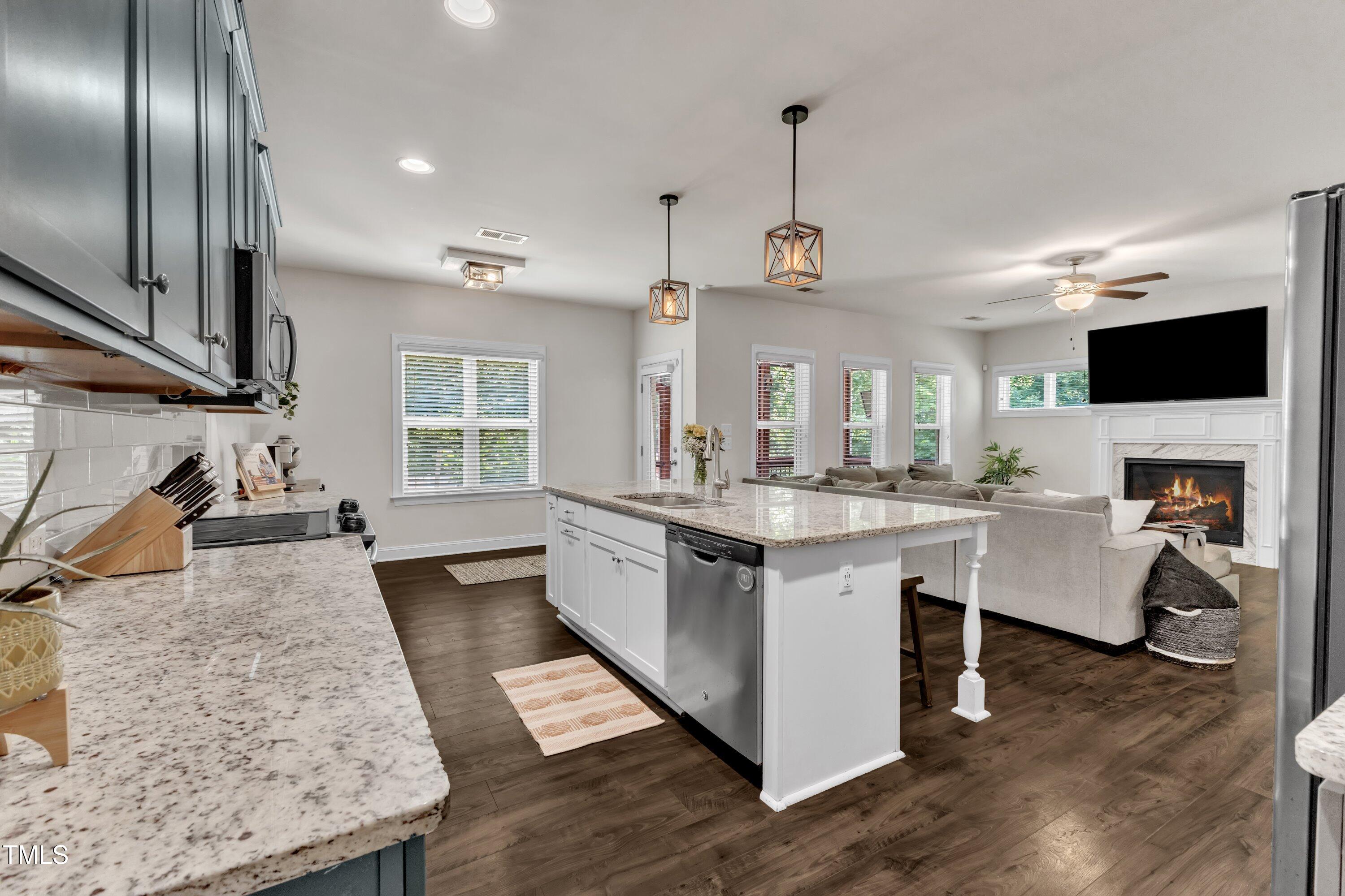 1725 River Club Way