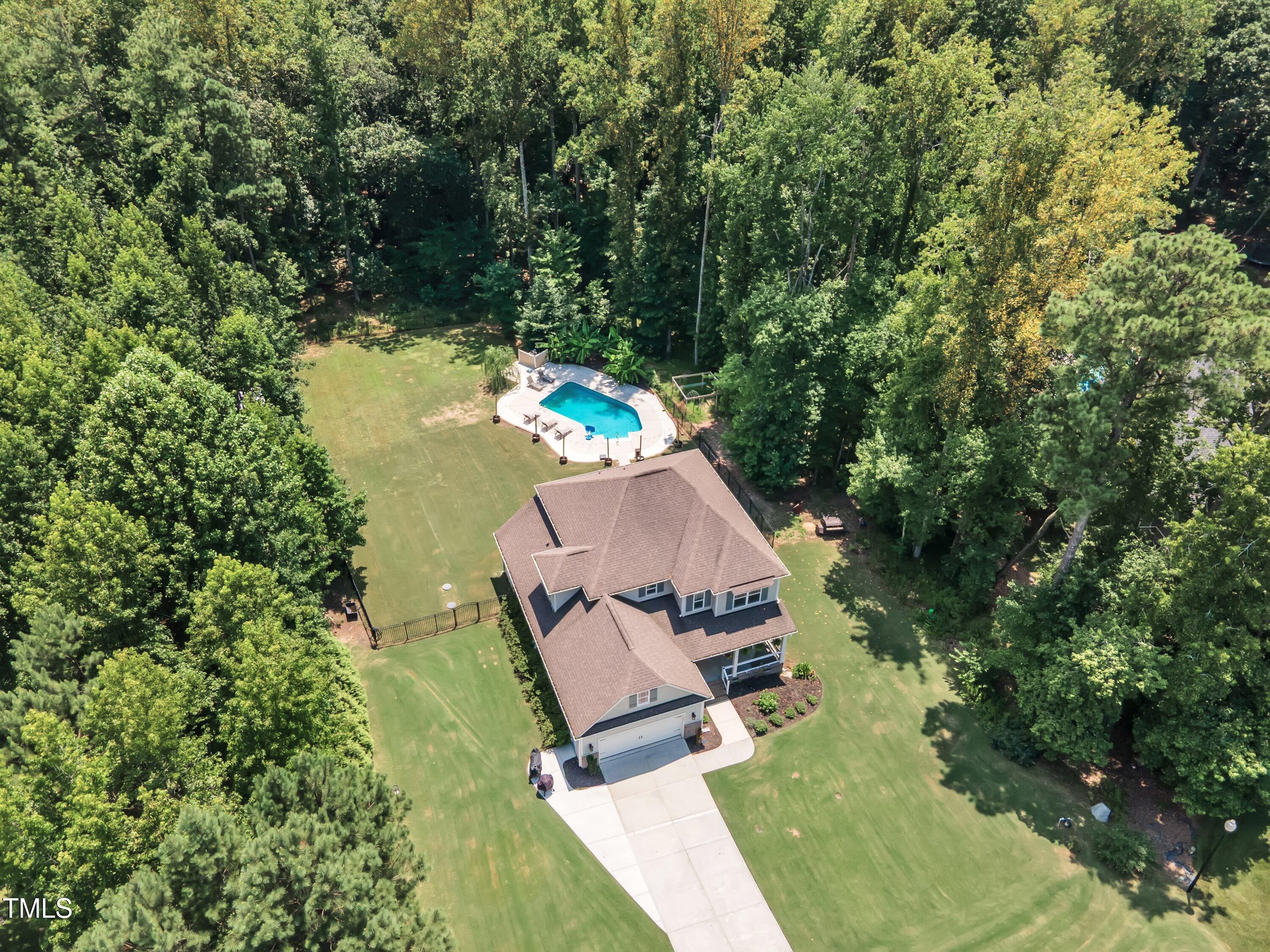 1725 River Club Way