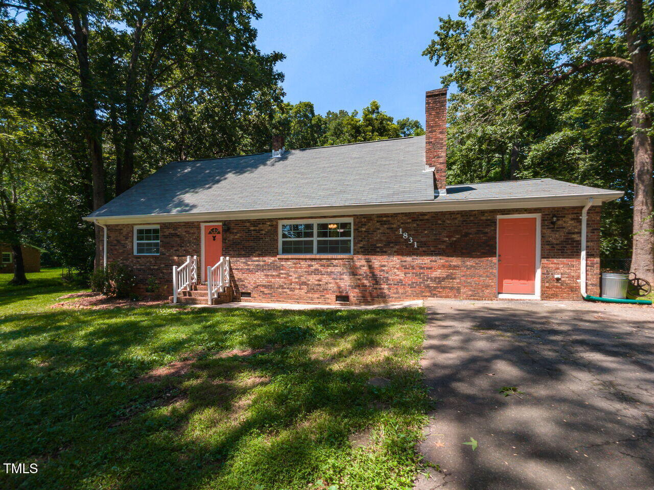 1831 Washington Drive