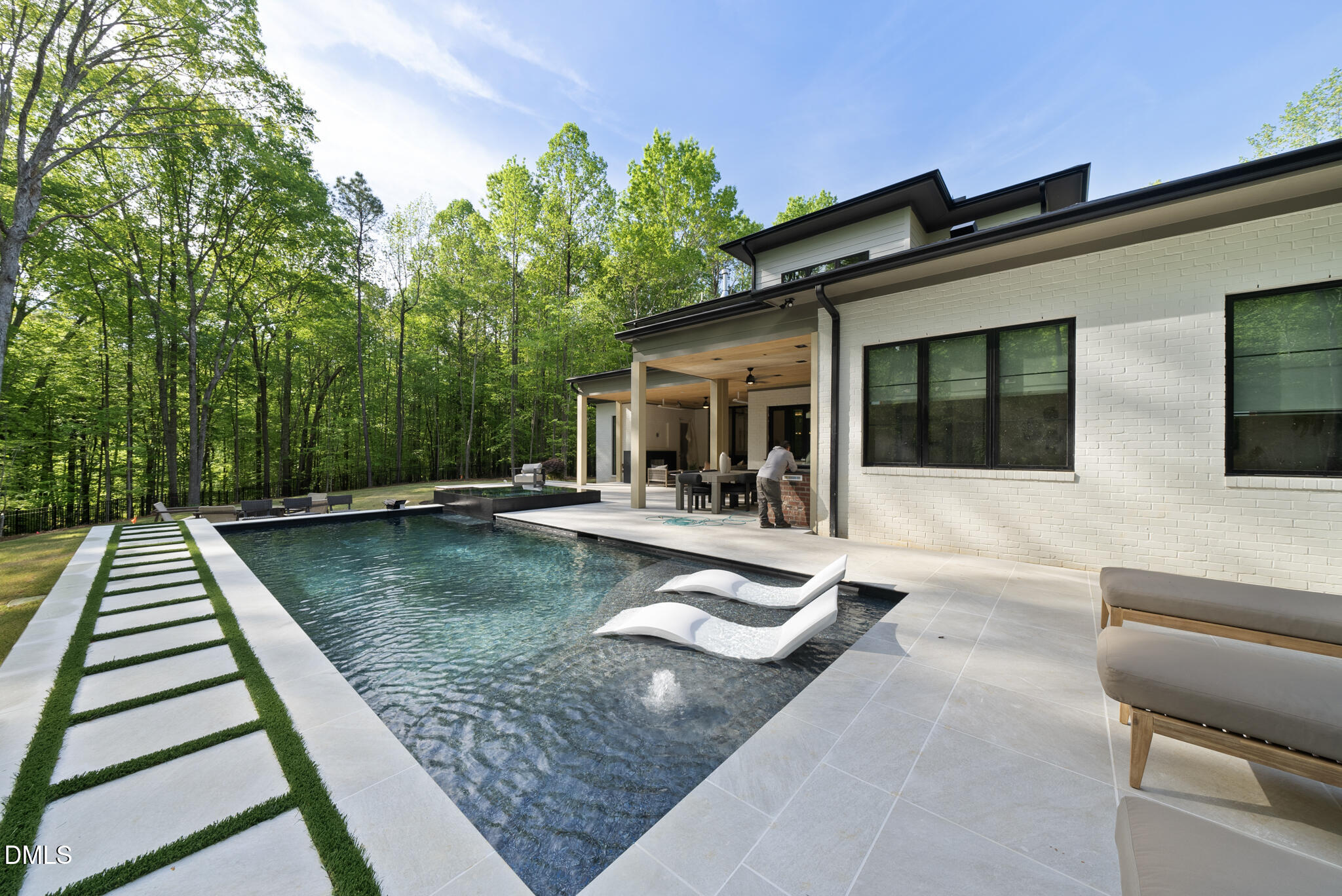 6804 Brixley Circle