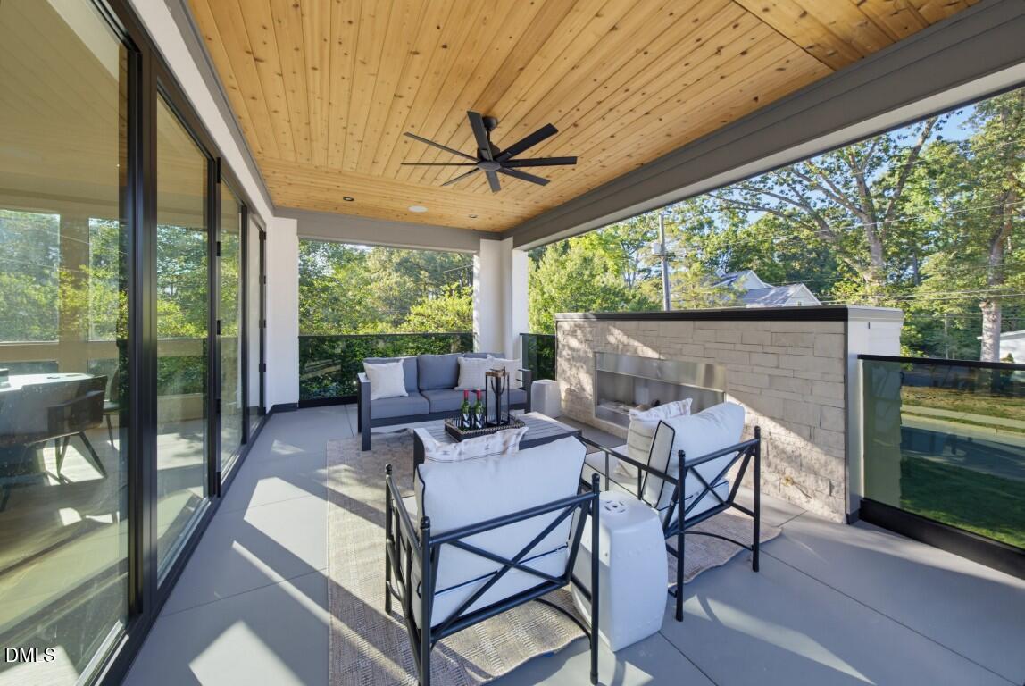4907 Yadkin Drive