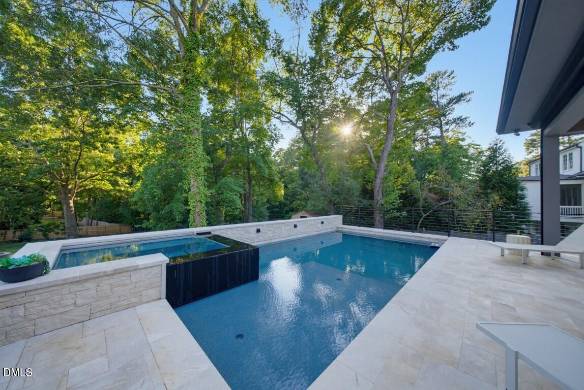 4907 Yadkin Drive