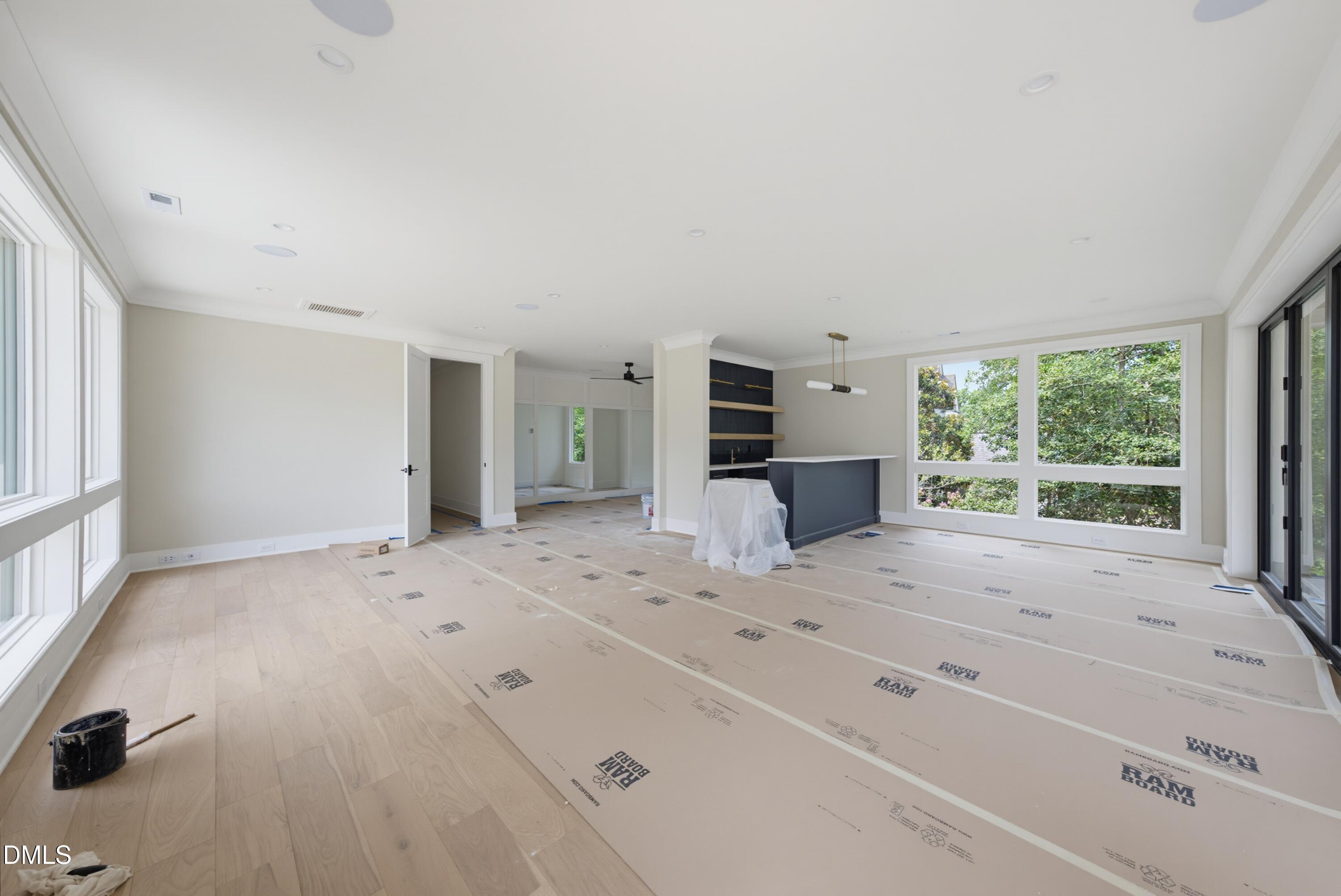 4907 Yadkin Drive