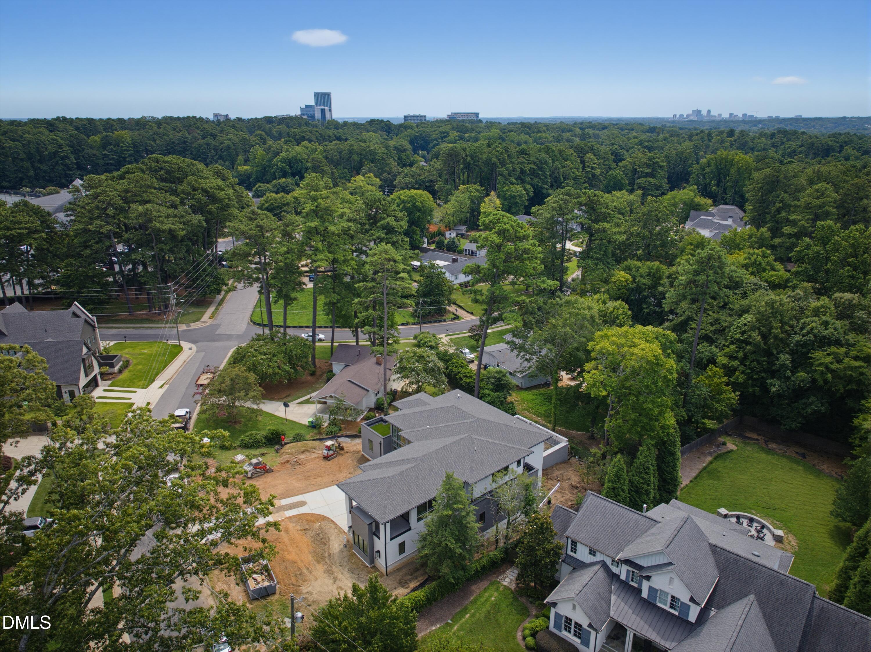 4907 Yadkin Drive