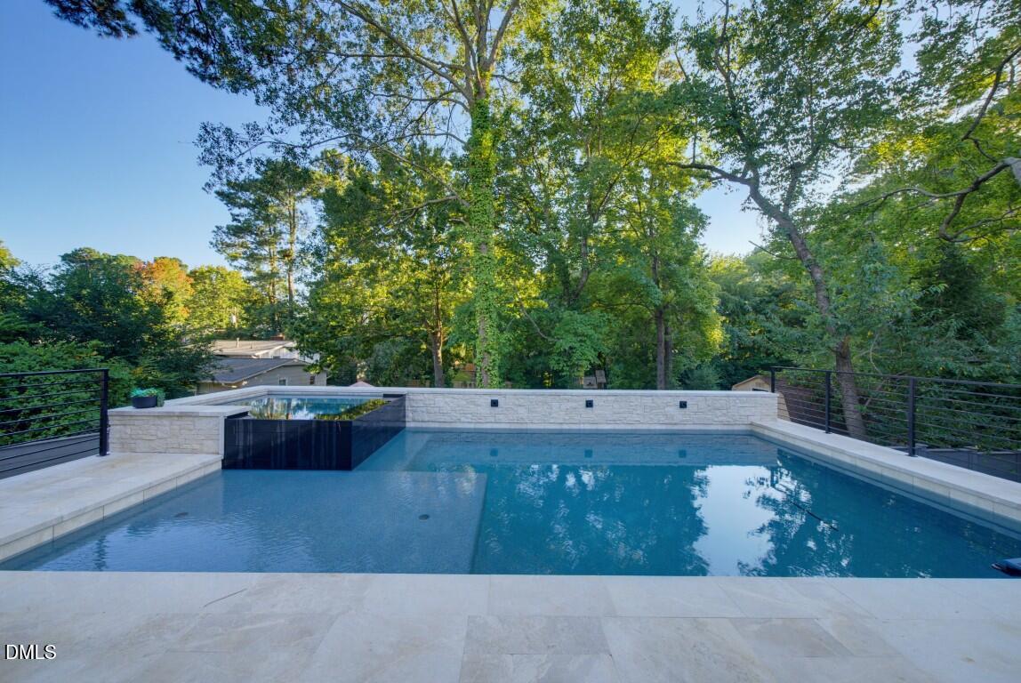 4907 Yadkin Drive