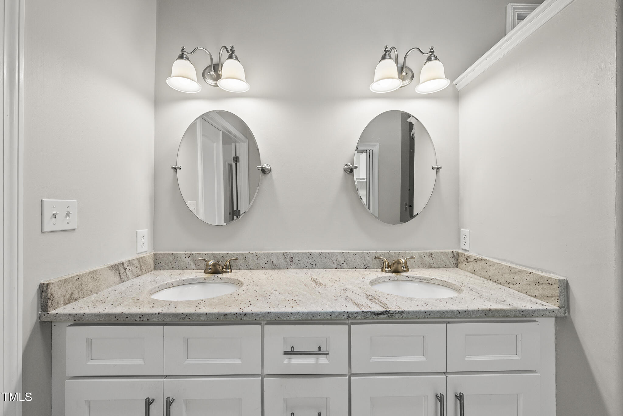 11913 Eagle Bluff Circle