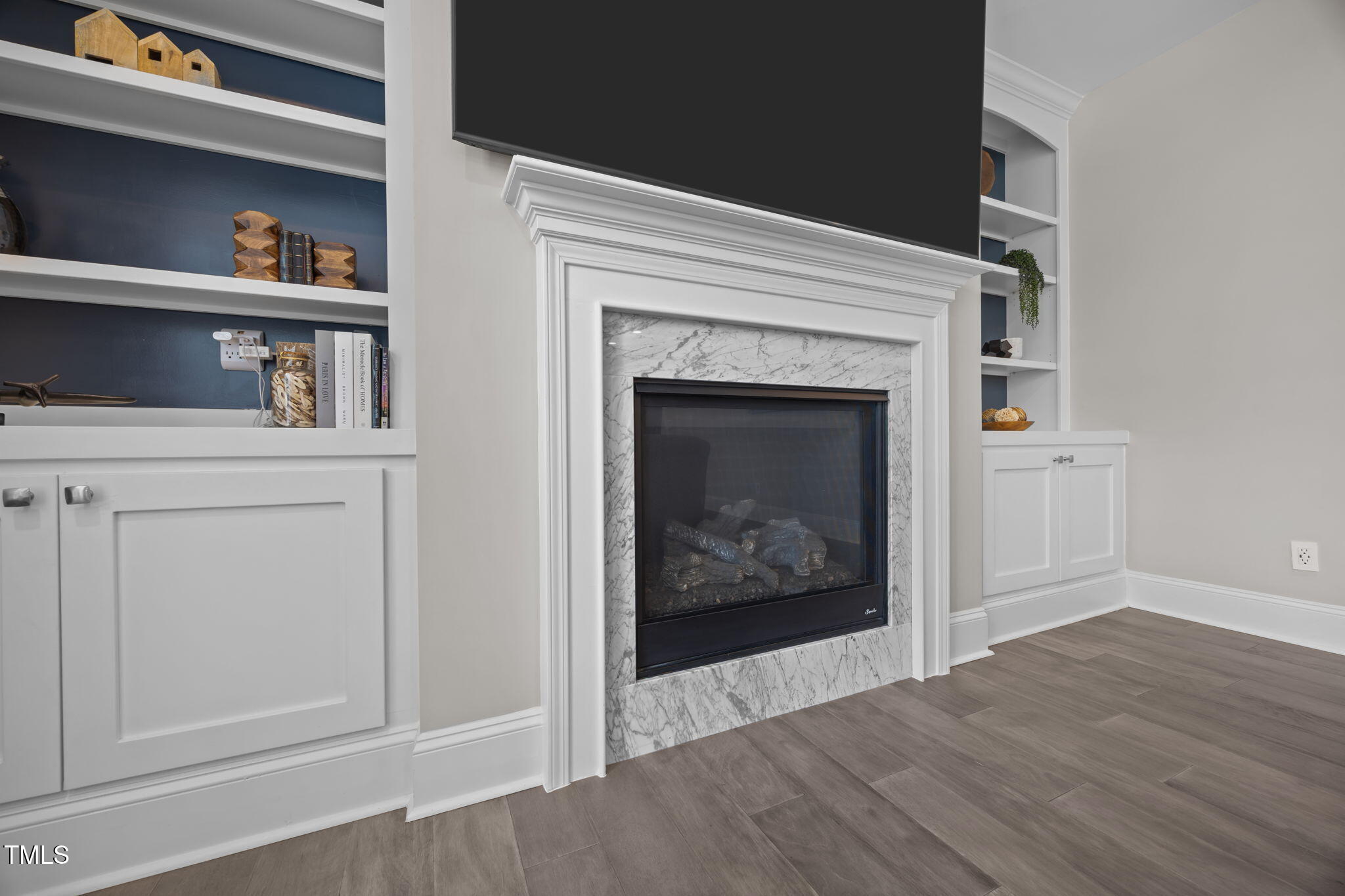1001 Kennison Court